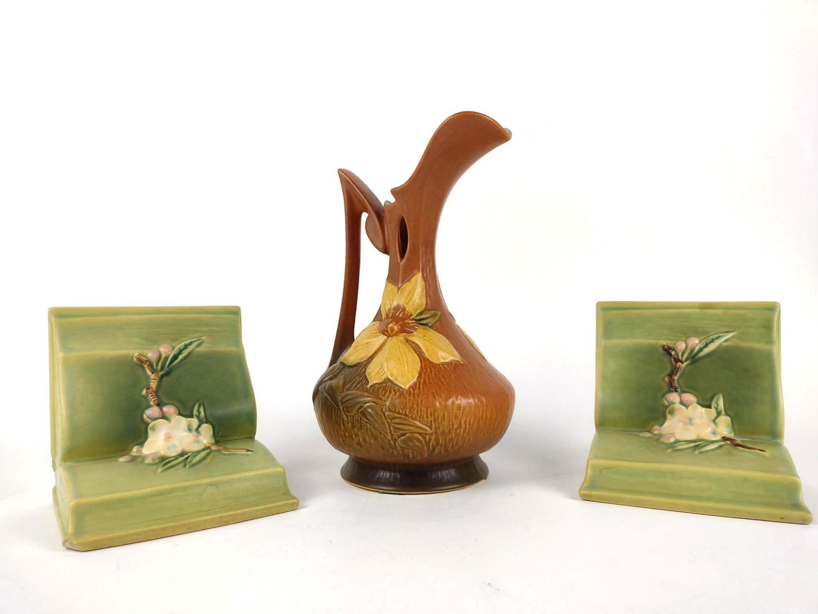 3 Pcs Roseville incl Book Ends (1 of 5)