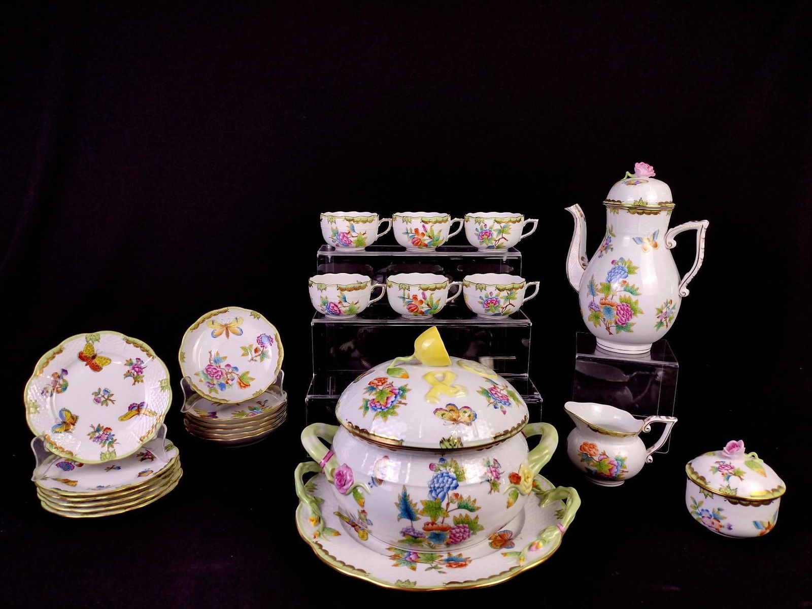 23 Pcs Herend Floral / Butterfly Tea Set with Tureen (1 of 5)