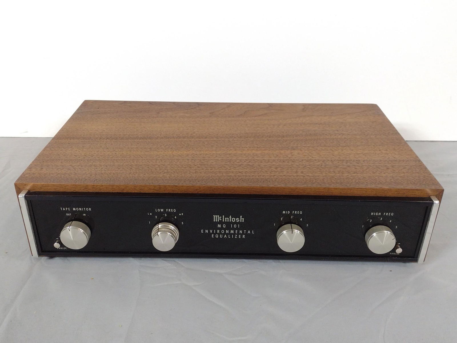 McIntosh MQ 101 Environmental Equalizer (1 of 5)