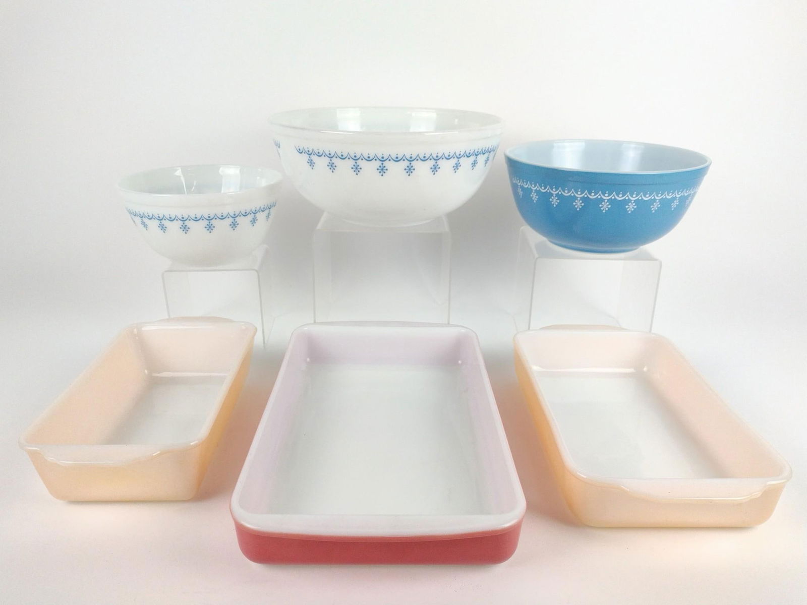 6 Pcs Pyrex incl Nesting Bowls (1 of 4)
