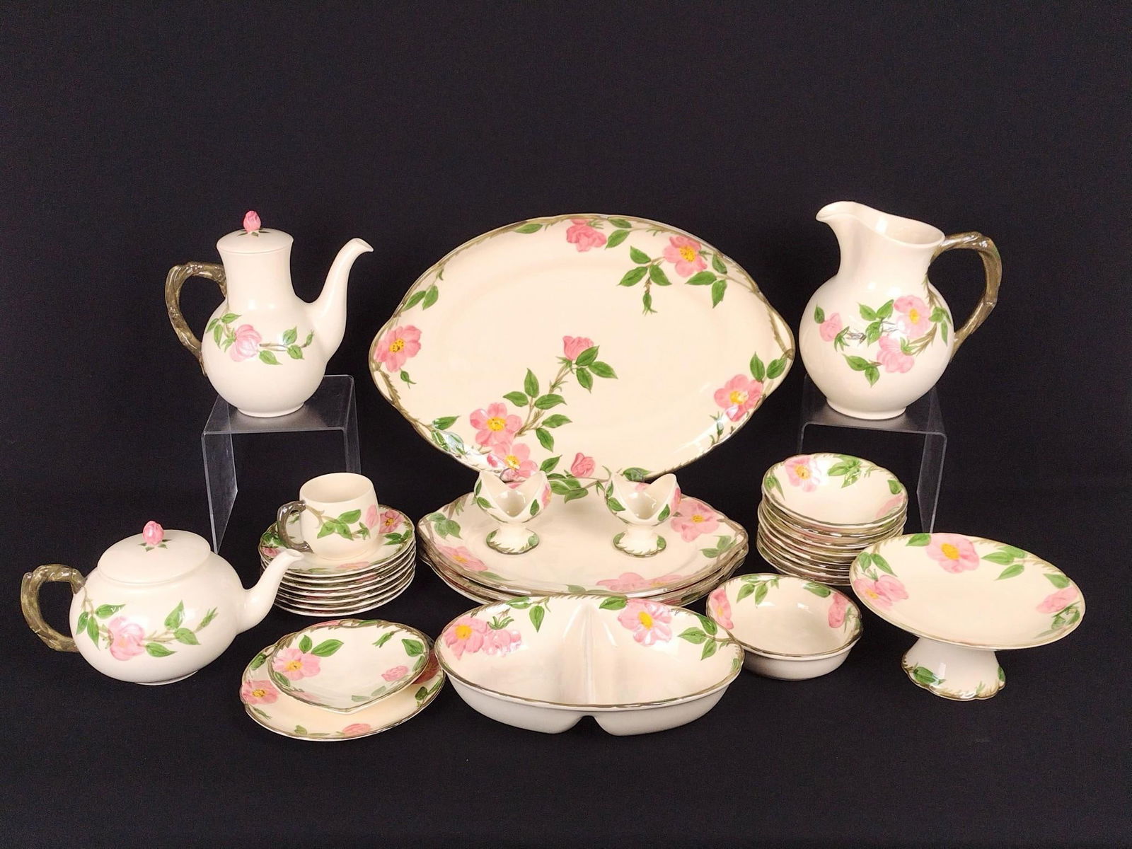 30 Pcs Franciscian Desert Rose Dinnerware (1 of 5)