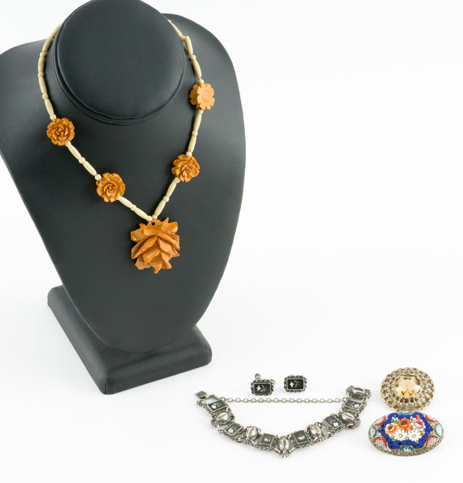 5 Pieces Vintage and Antique Jewelry (1 of 9)