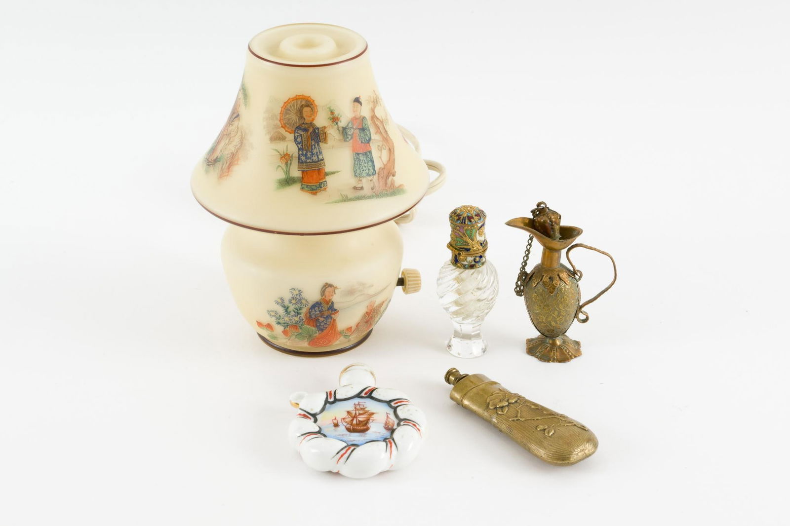 5 Vintage and Antique Perfumes and Scent Bottles (1 of 6)