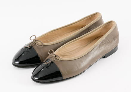 Pr. Two-Tone Leather Ballet Flats: Pair brown & patent black two-tone leather ballet flats. Size 41. Wear to soles of shoes. Scuffs to patent black toe. MEG