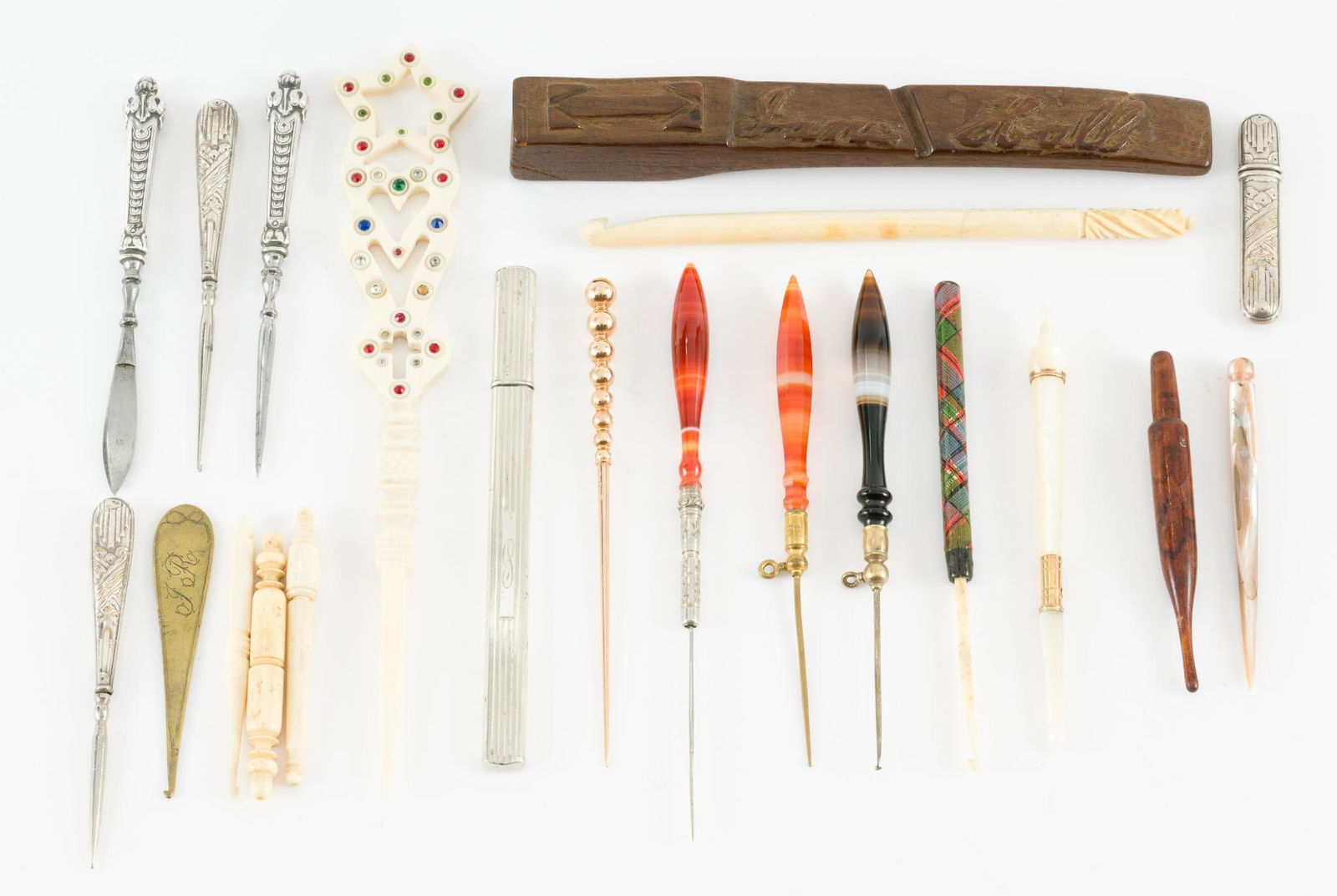 Grouping of Antique Sewing Items (1 of 5)