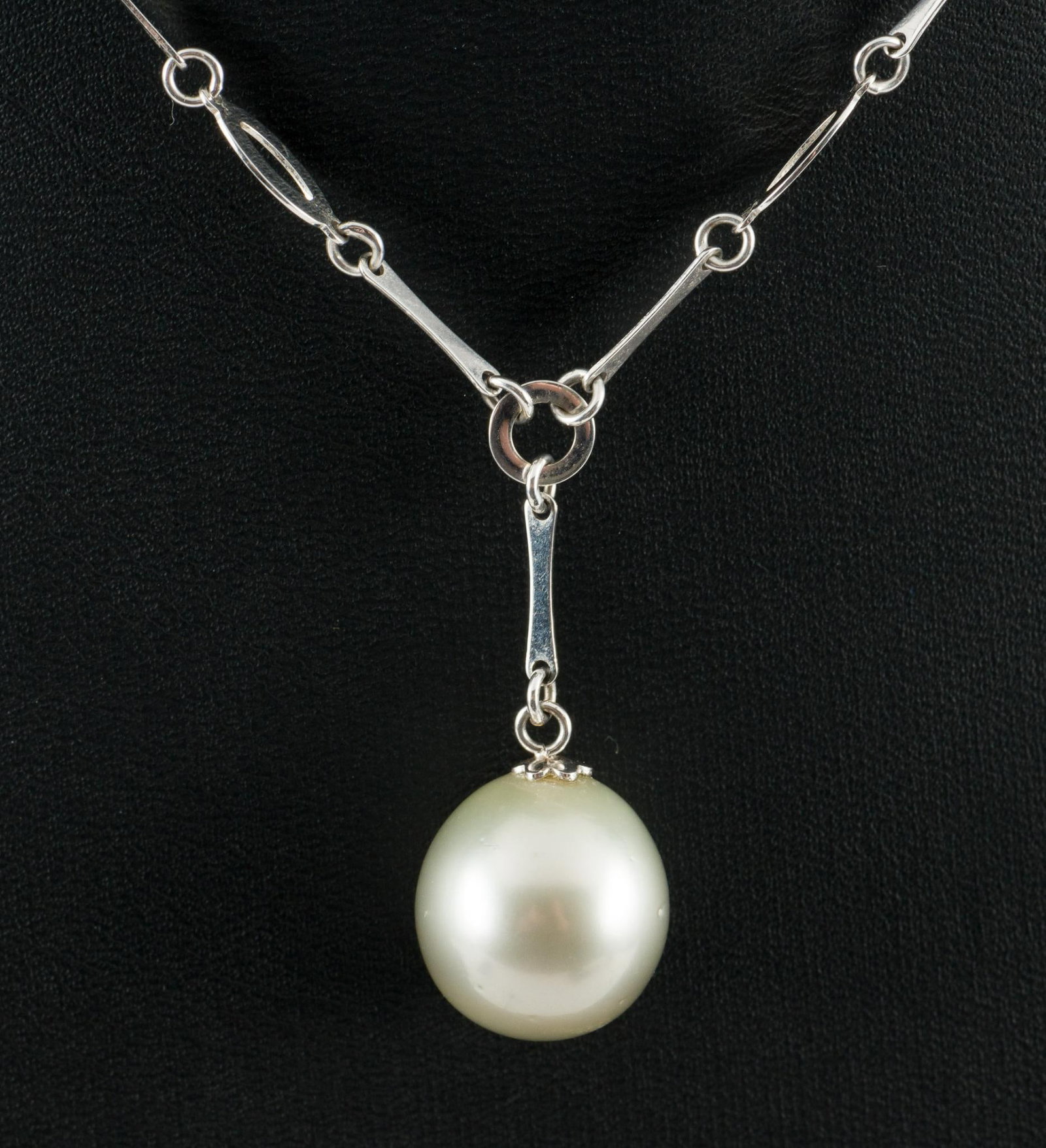 14k White Gold & Tahitian Pearl Necklace: 14k white gold link necklace, marked 585 (14k) Italy. Tahitian pearl drop with 14.2mm pearl. Chain 18", drop 1-1/4". 10.5 grams. Includes necklace gift box.
