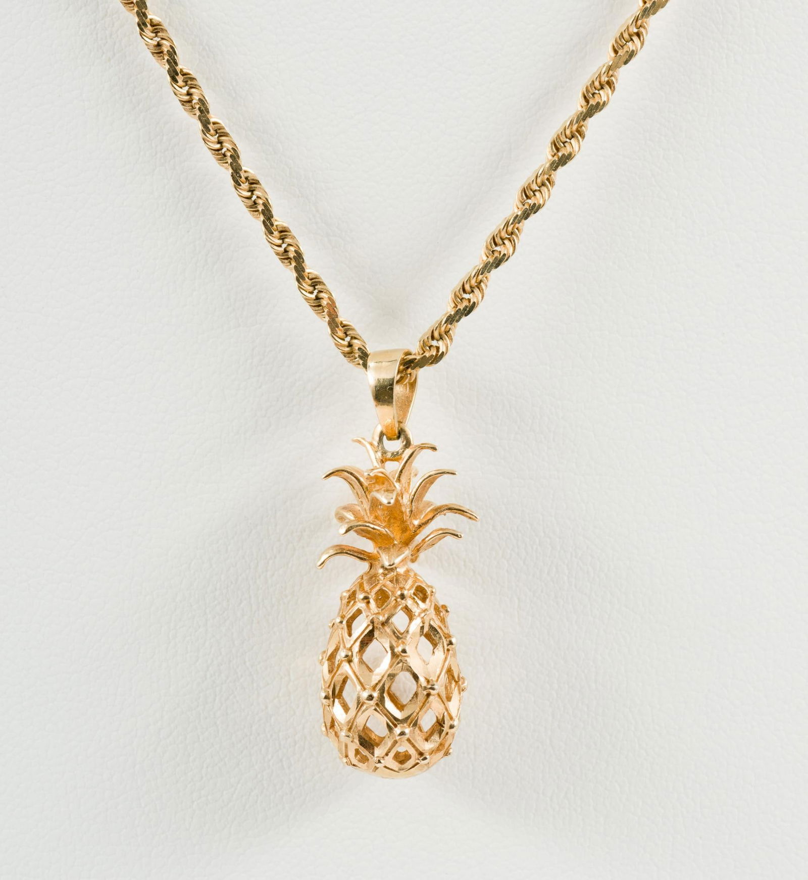 14k Gold Necklace Chain With Pineapple Pendant (1 of 4)