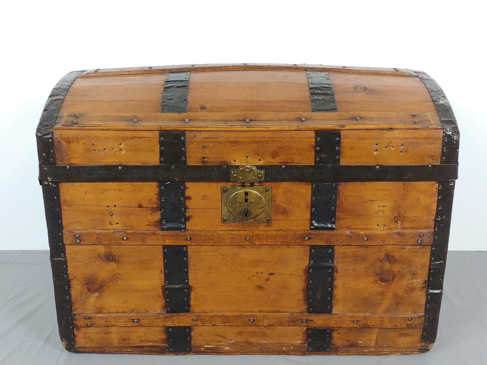 Barrel Top Trunk (1 of 7)