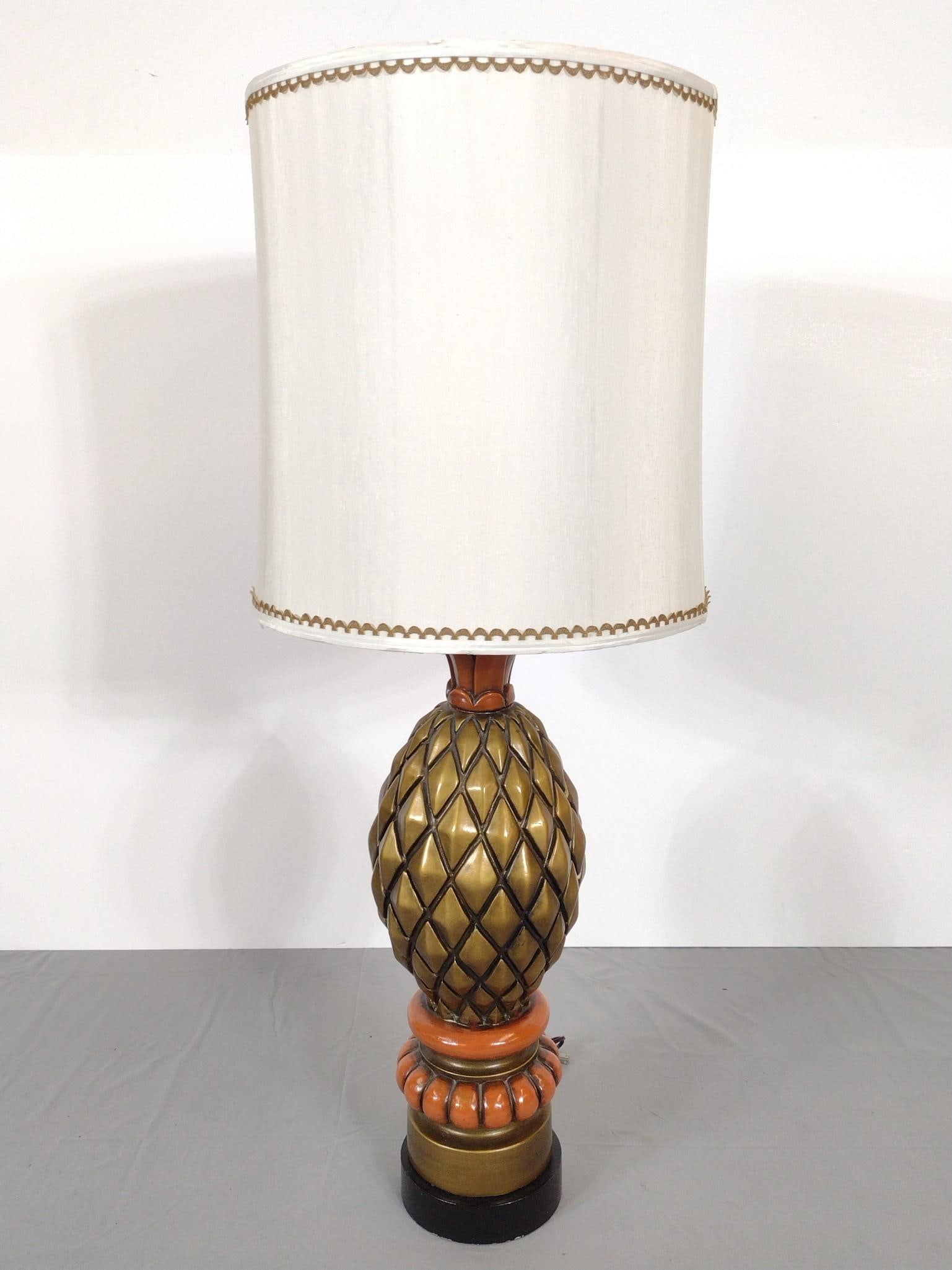 Wood Pineapple Table Lamp (1 of 4)