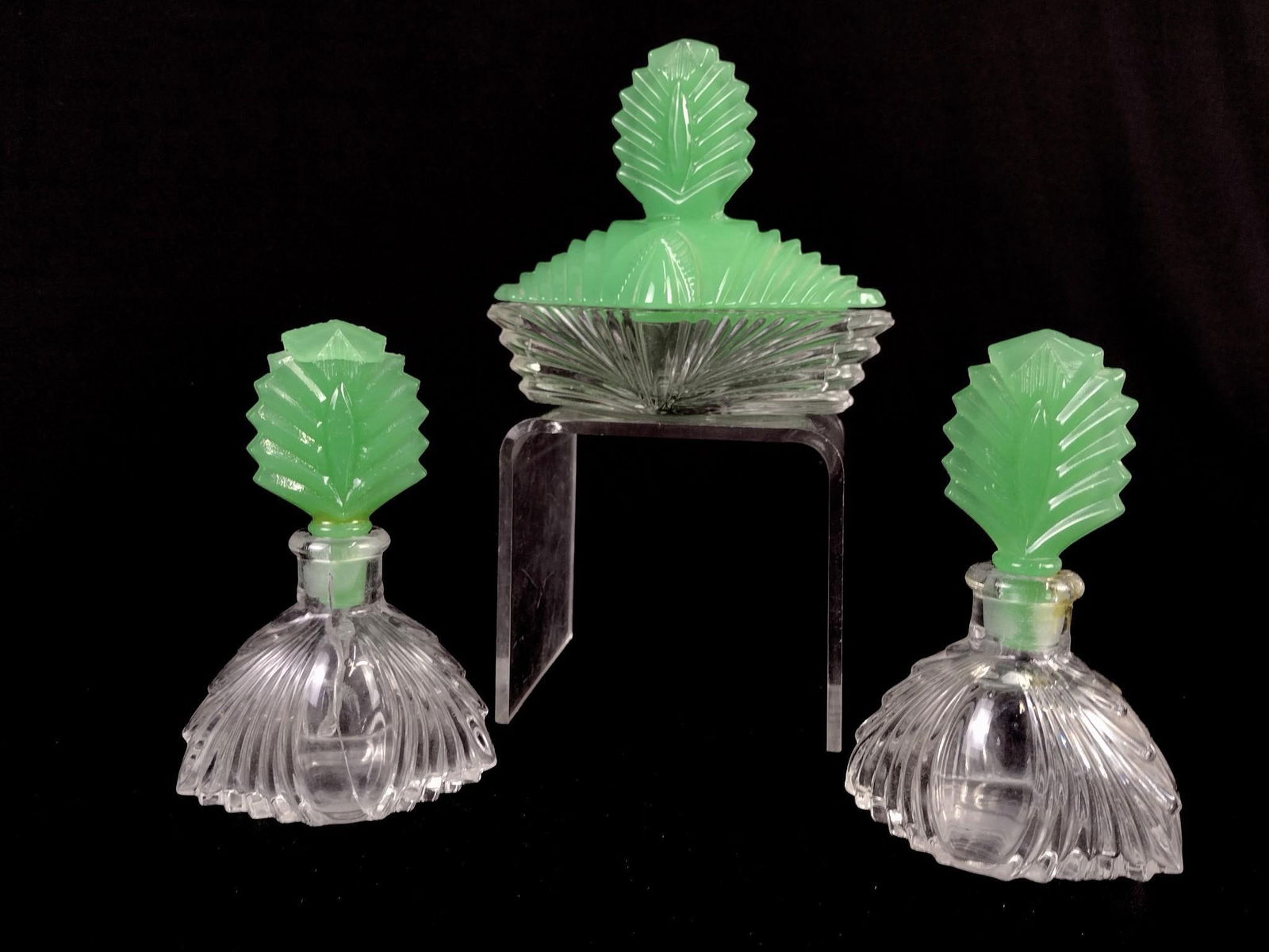 3 Pc Art Deco Vanity Set (1 of 5)