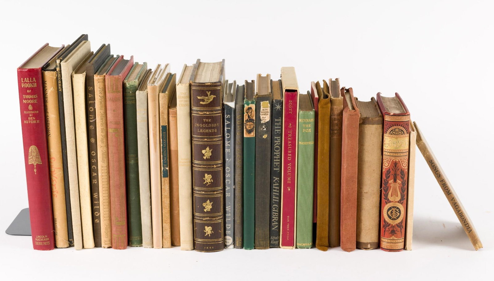 30 Prose and Poetry Books Incl Oscar Wilde: Includes Henry Longfellow, Thomas Moore, and others. Most in good condition with normal wear and tear, some have damage to spine and cover. CONDITION: Due to being in storage for a number of years, pl
