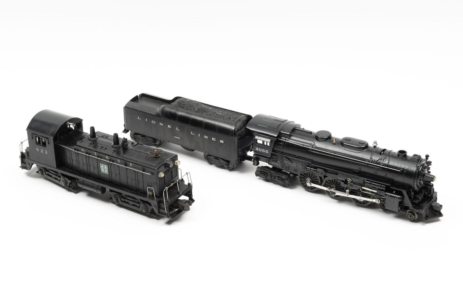 Lionel #2055 Engine, #2046W Tender And #623 Switcher (1 of 11)