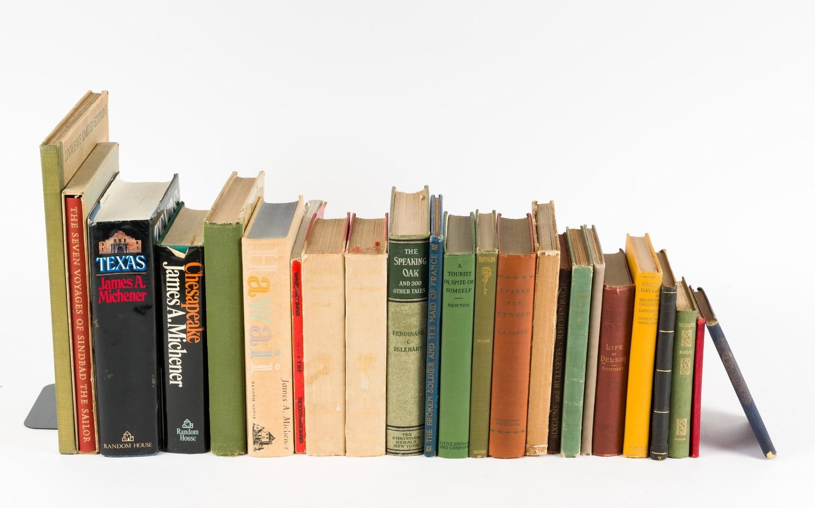 24 Misc Non-Fiction and Fiction Books Incl James A Michener: Includes Romola, Six Guns and Bullseyes, Outside Britain; a Guide to This Brave New World (1938), Linweave, and more. All in good condition with normal wear and tear. Some missing dust jackets. Due to