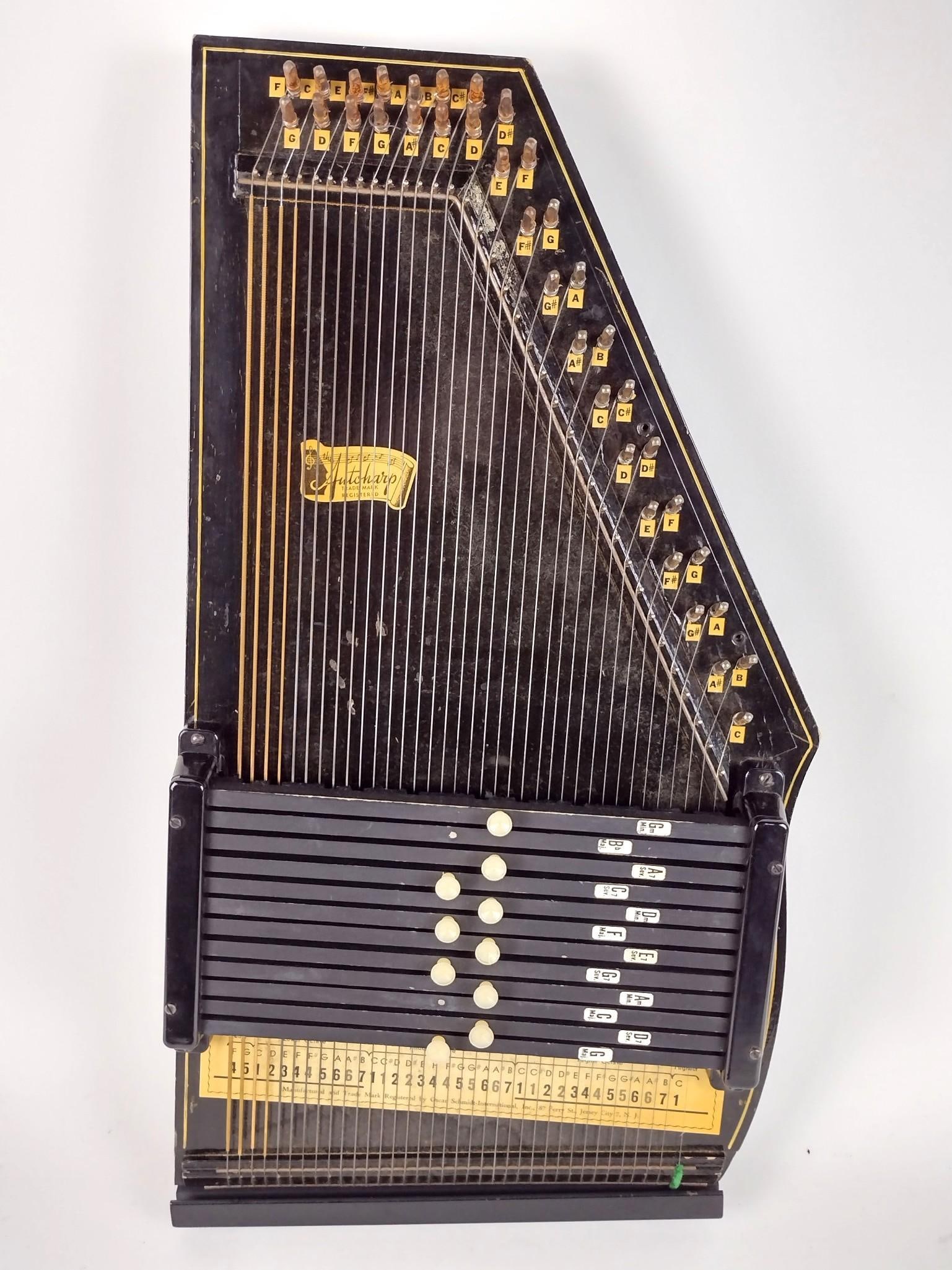 Vintage Auto Harp (1 of 8)