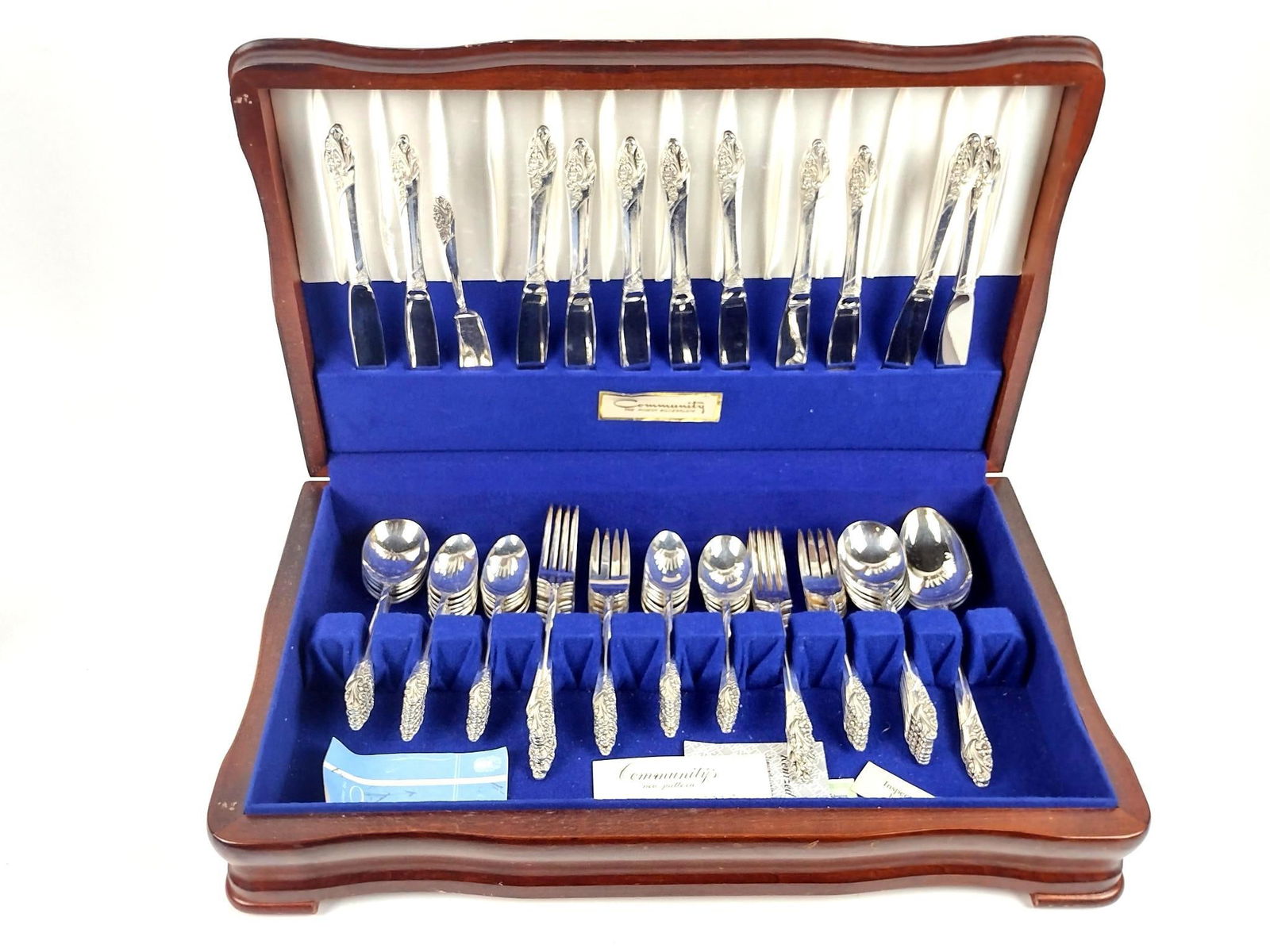 75 Pcs Community "Evening Star" Flatware (1 of 4)