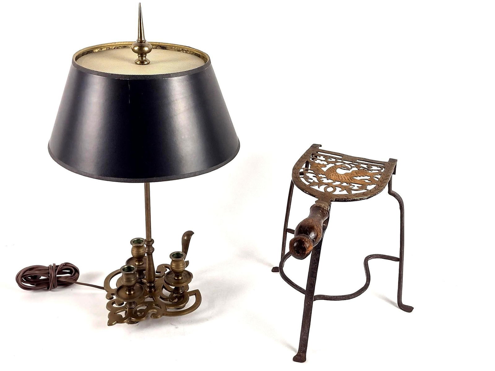 Brass Table Lamp and Hearth Trivet (1 of 4)