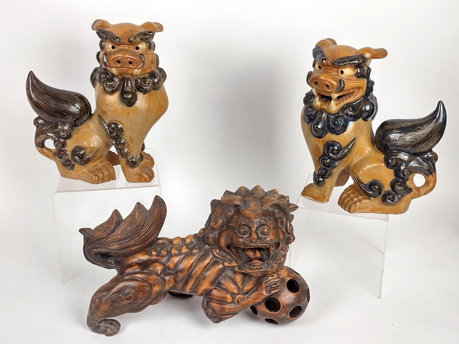 3 Foo Dog Figurines (1 of 4)