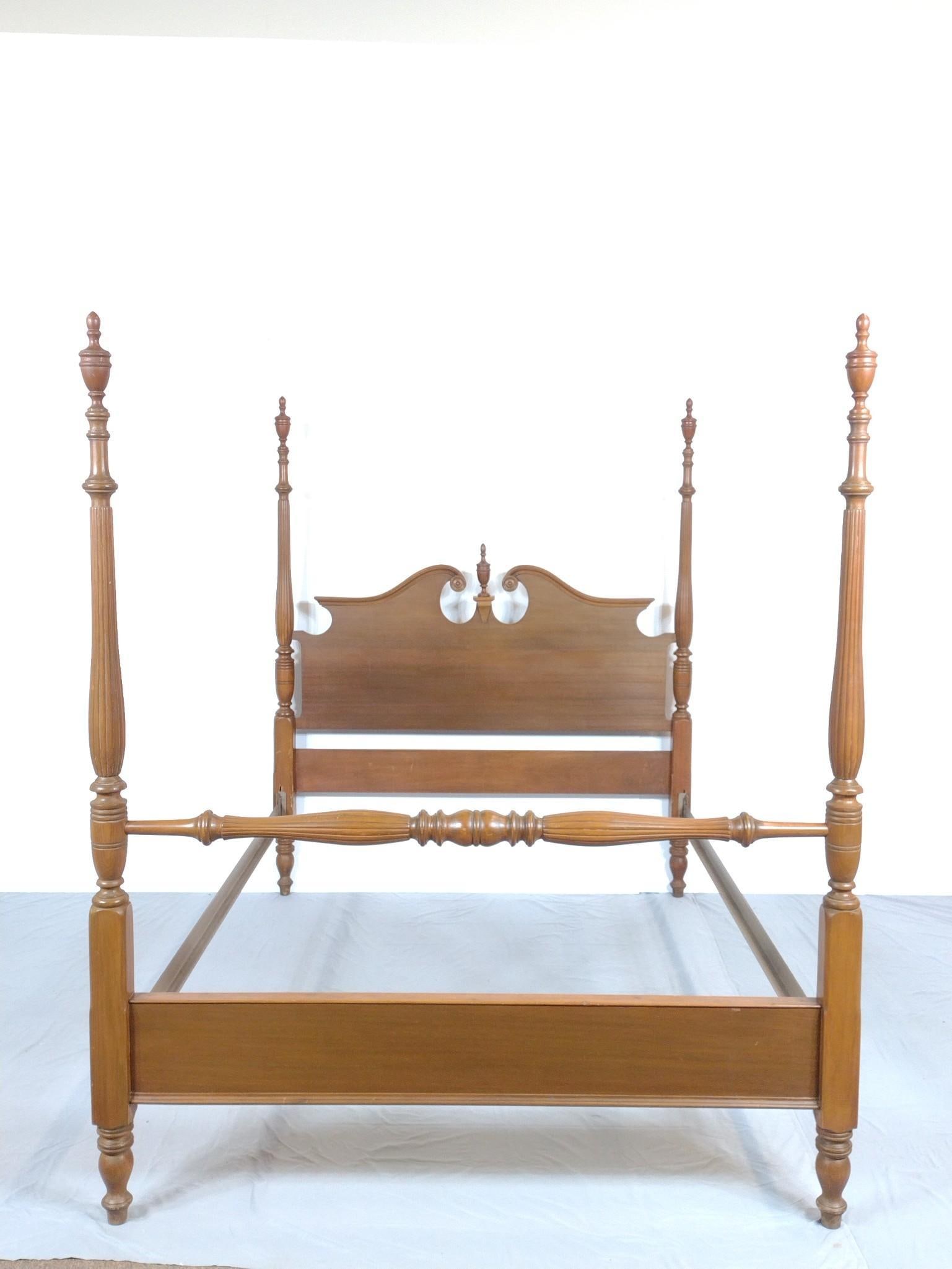 Full Size Four Poster Bed (1 of 5)