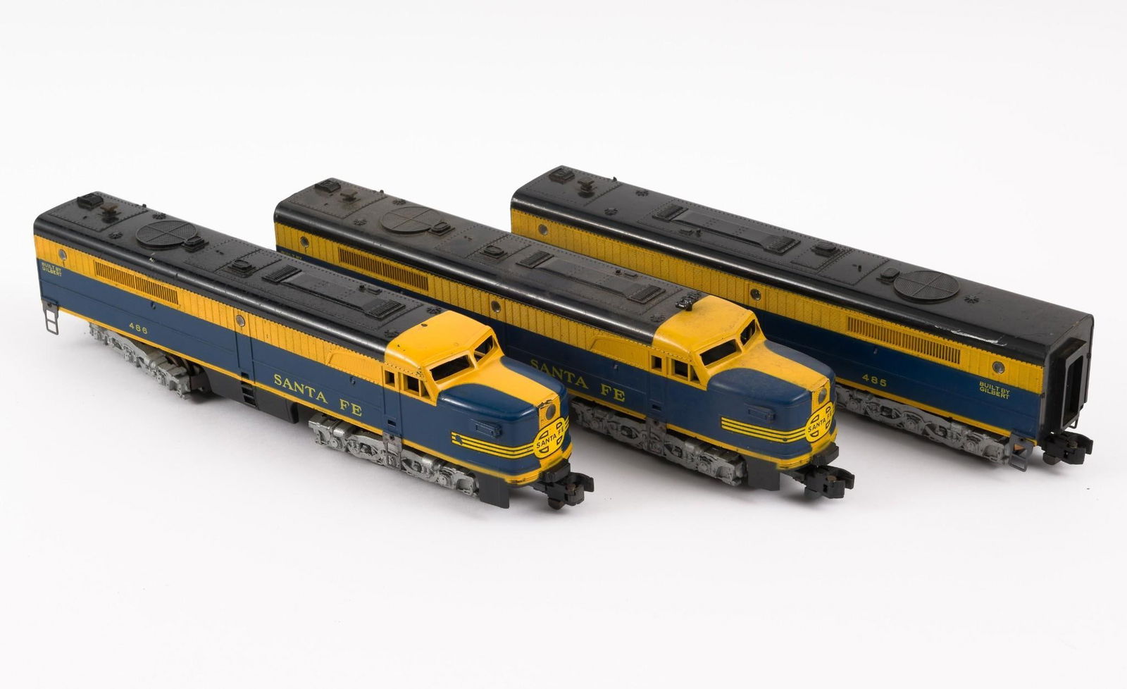 3 Santa Fe by Gilbert Trains (1 of 3)
