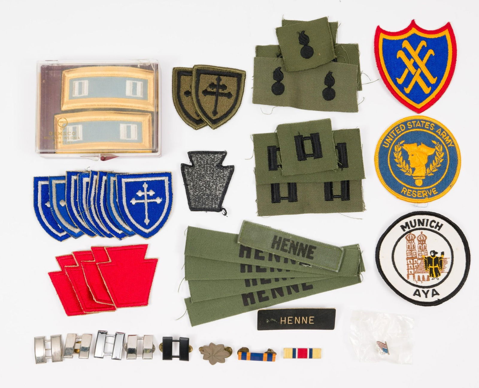 43 Military Patches & Pins (1 of 6)