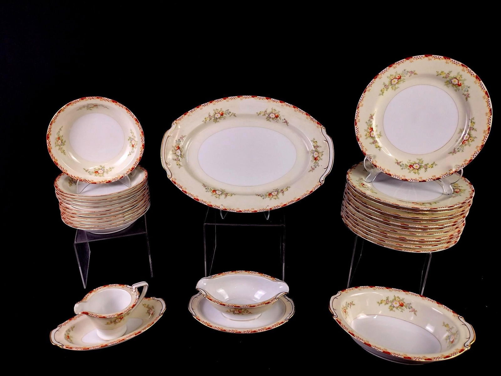 28 Pcs Hand Painted Japanese Dinnerware (1 of 3)