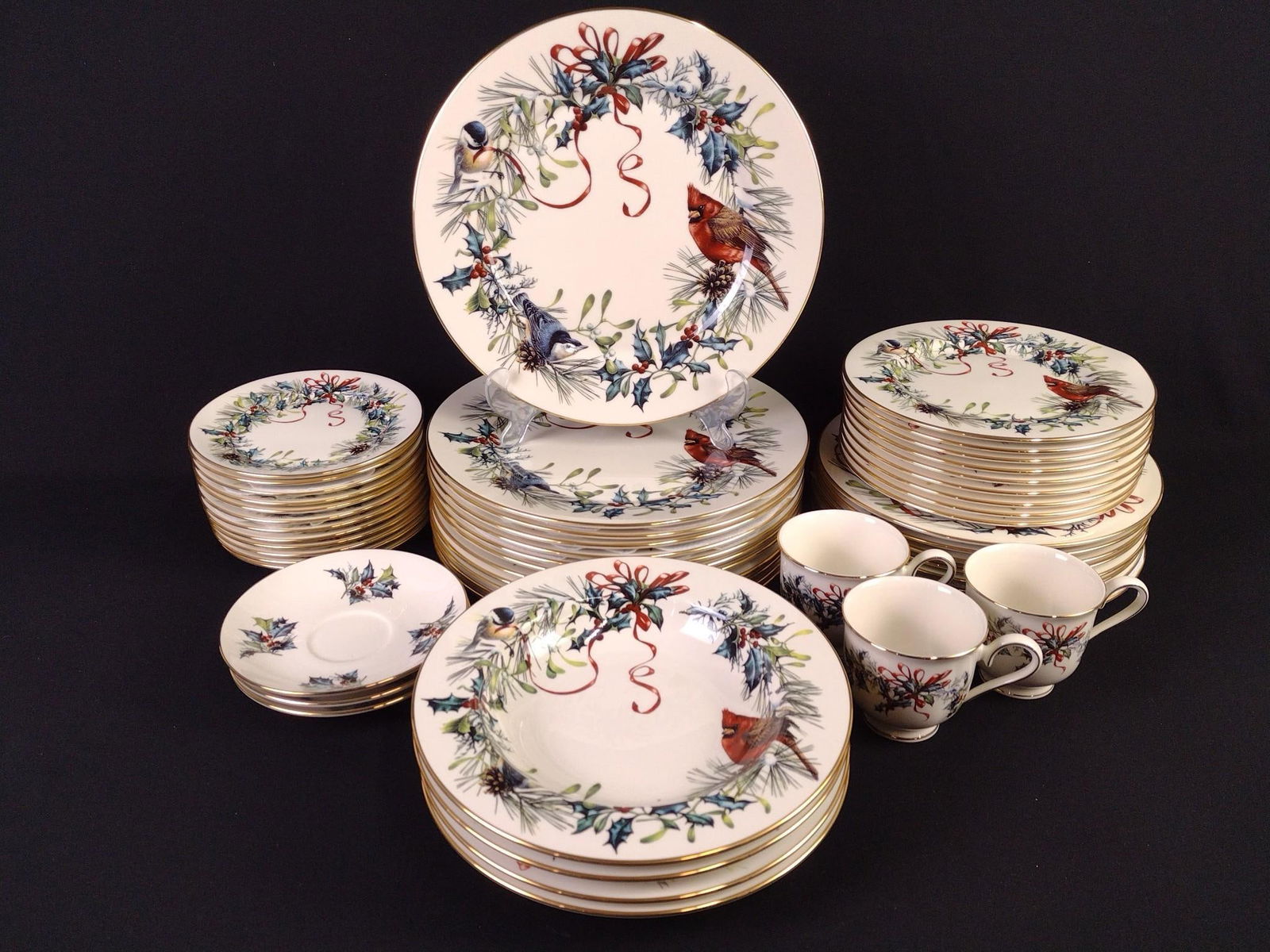 51 Pcs Lenox "Winter Greetings" Dinnerware (1 of 3)