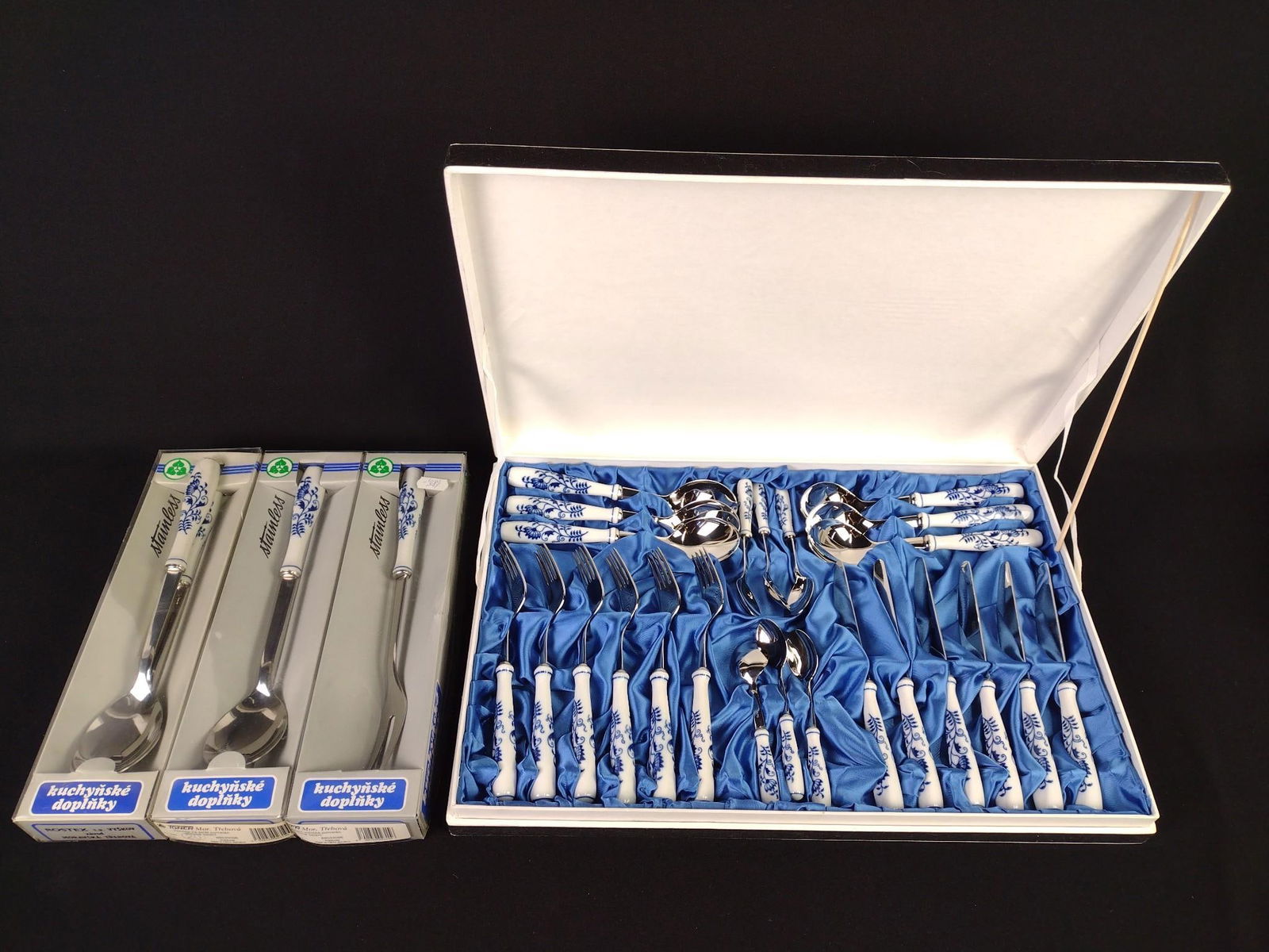 27 Pcs Blue Onion Flatware & Serving Utensils (1 of 5)