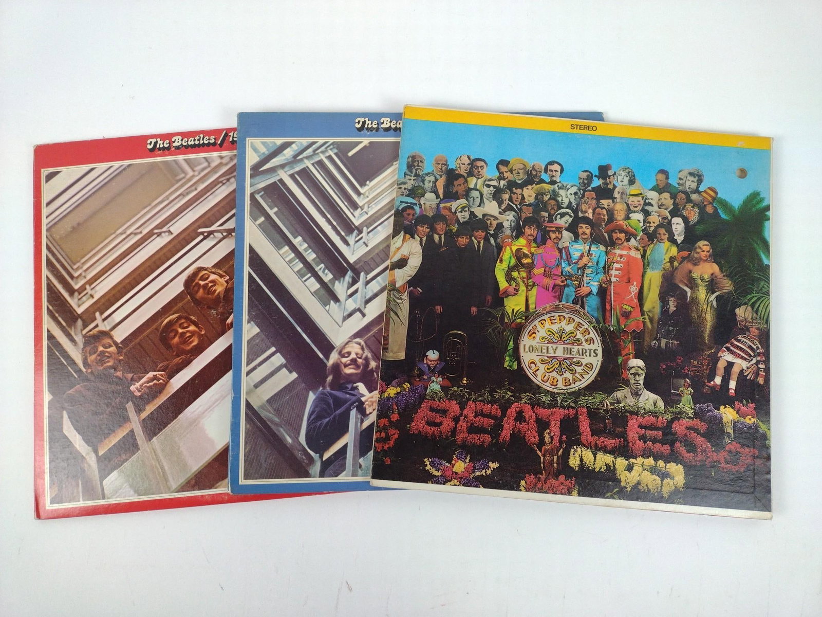 3 Beatles Records Incl Sgt Peppers: Also includes 1962-1966, 1967-1970. MG.