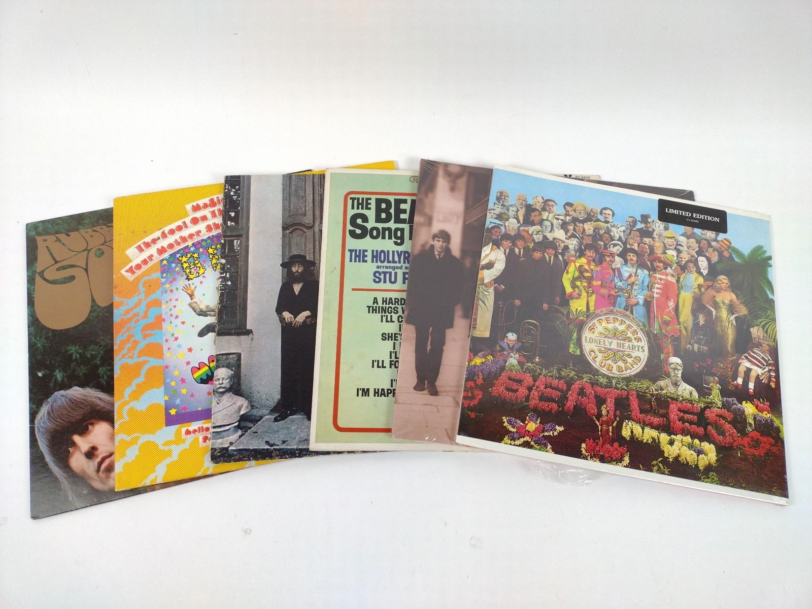 6 Beatles Records Incl Magical Mystery Tour (1 of 3)