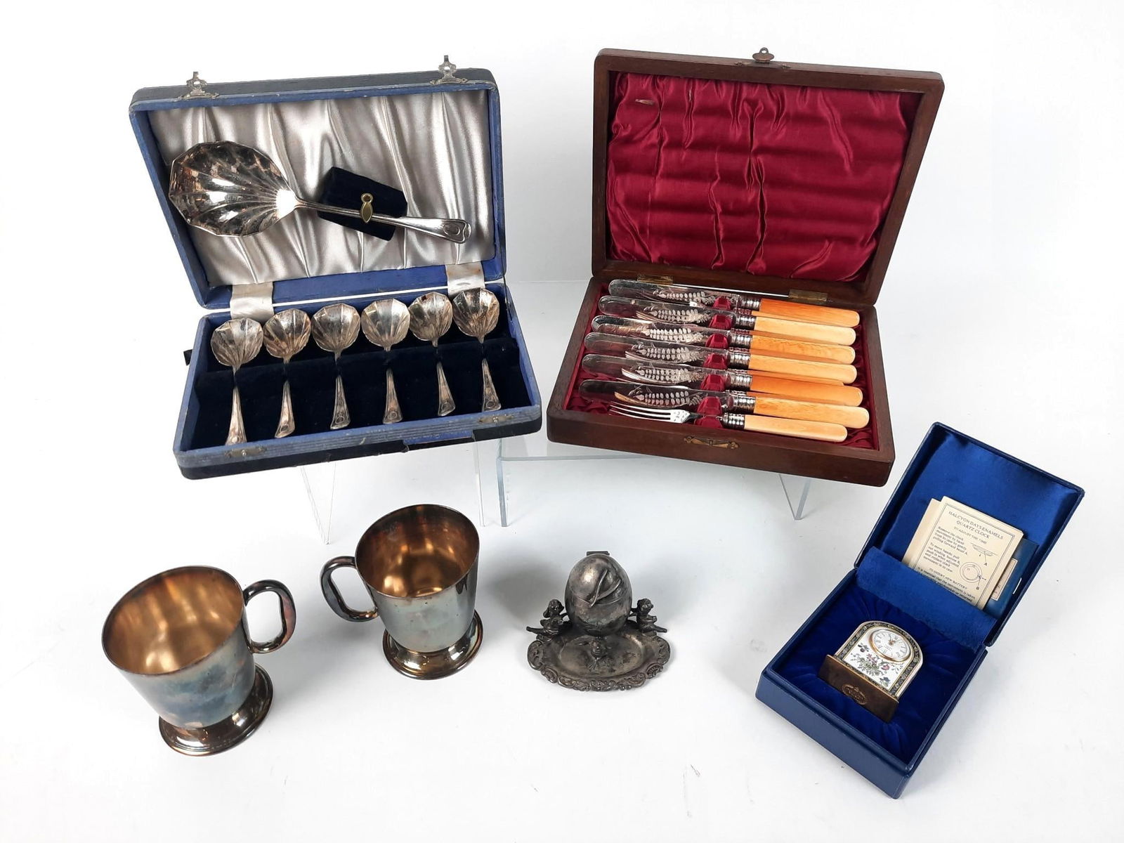 23 Pcs Silverplate Serving And Flatware (1 of 17)