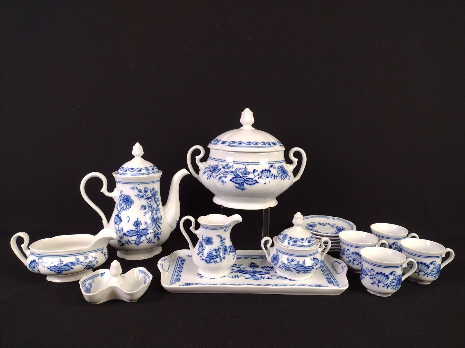 17 Pcs RGK Leander 1946 Dinnerware (1 of 7)