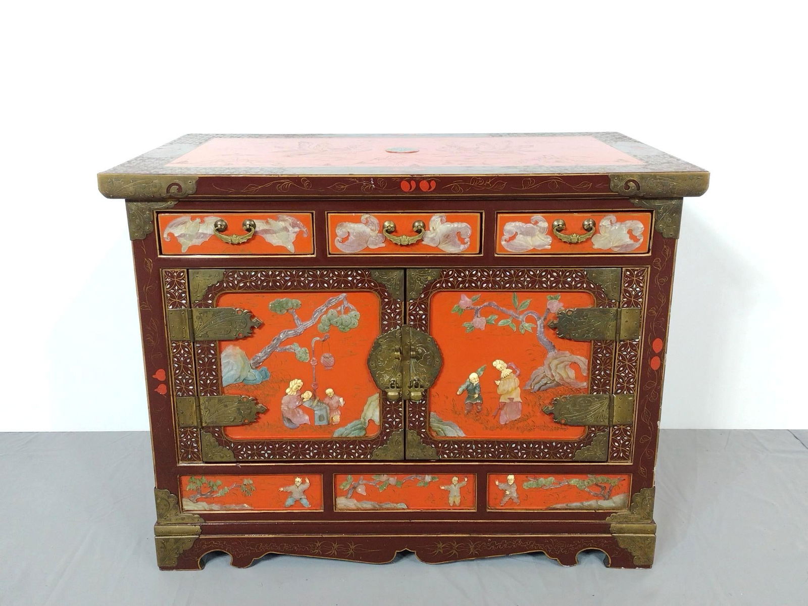Red Asian Morijang Chest (1 of 8)