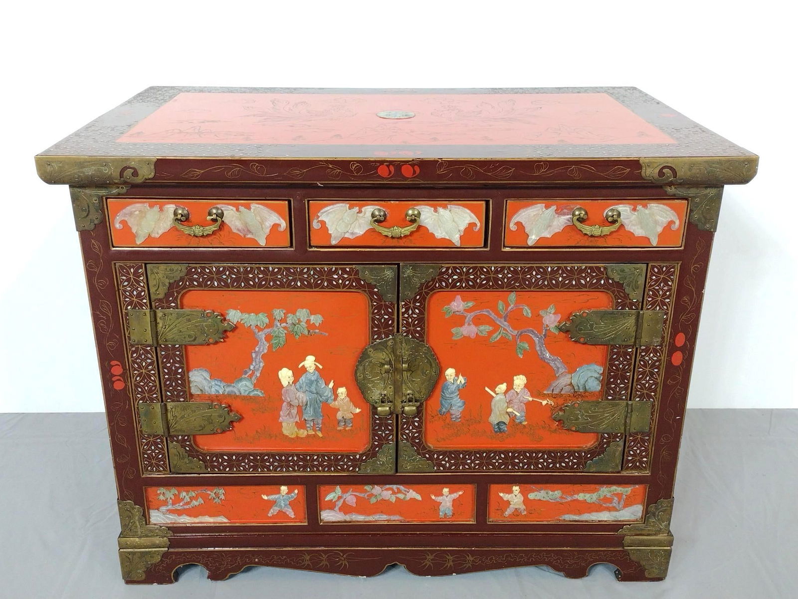 Red Asian Morijang Chest (1 of 8)