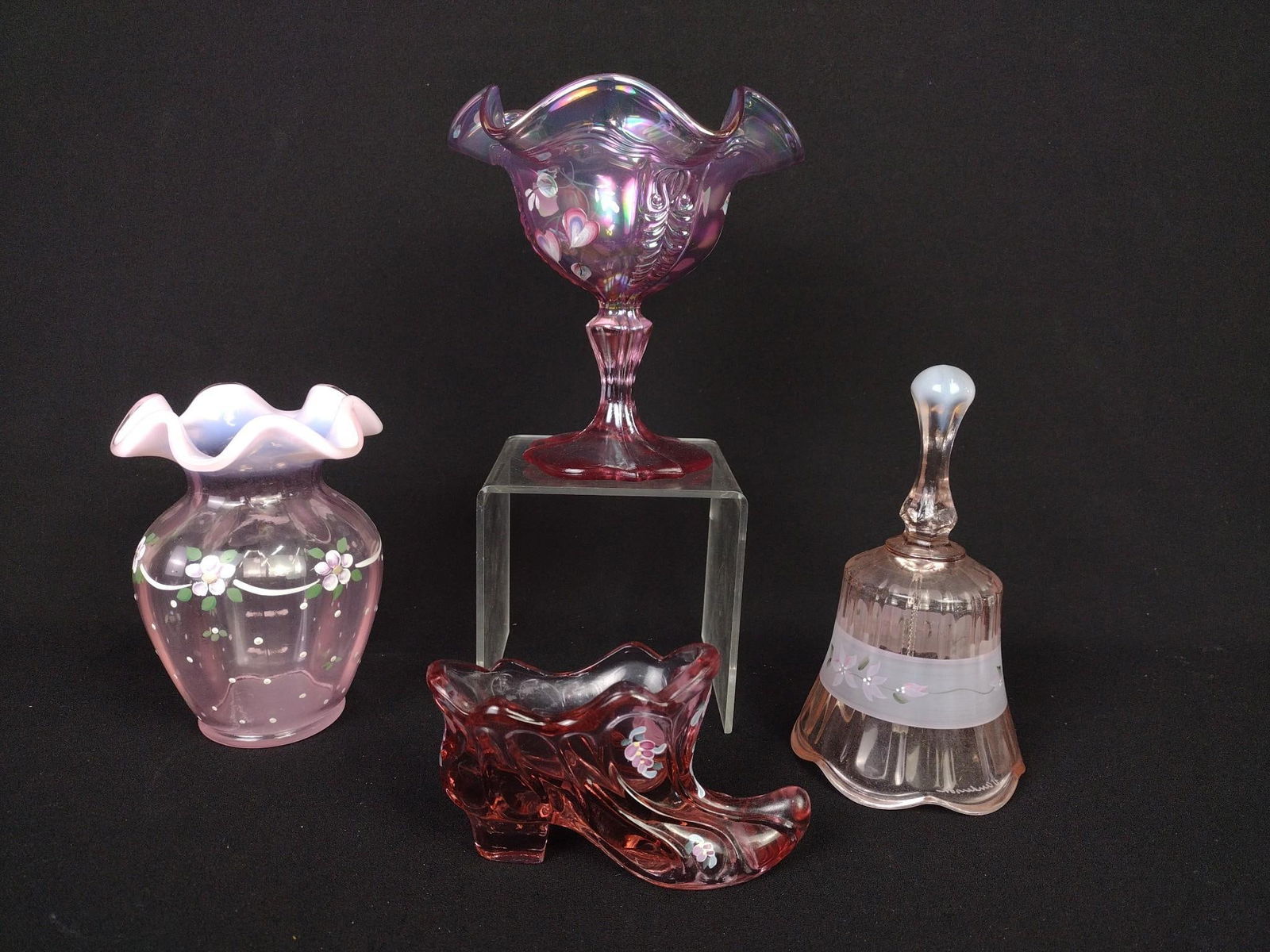 4 Pcs Fenton Glass Incl Signed (1 of 10)