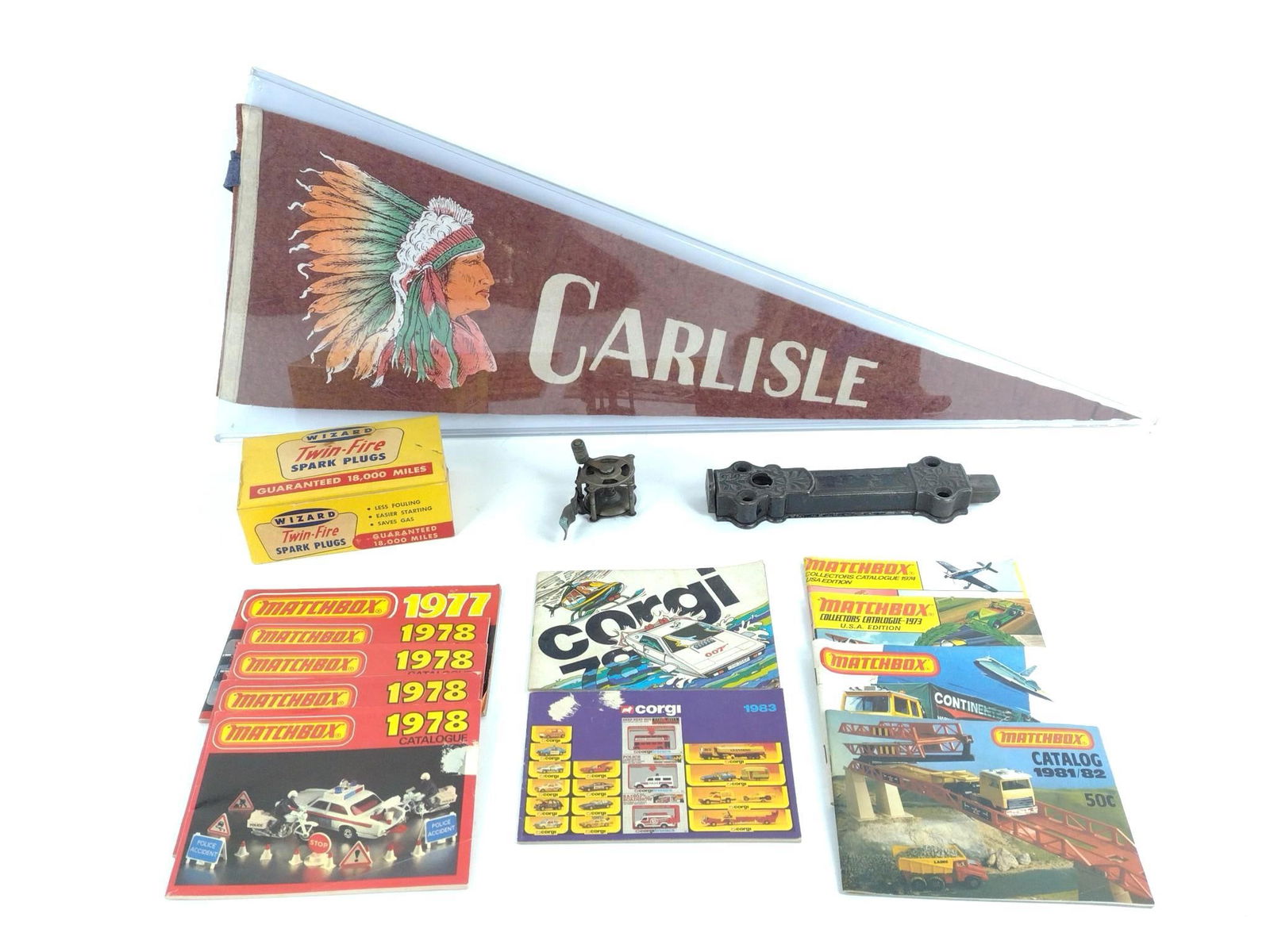 15 Vintage Collectibles Incl Carlisle Indian School Pennant (1 of 6)