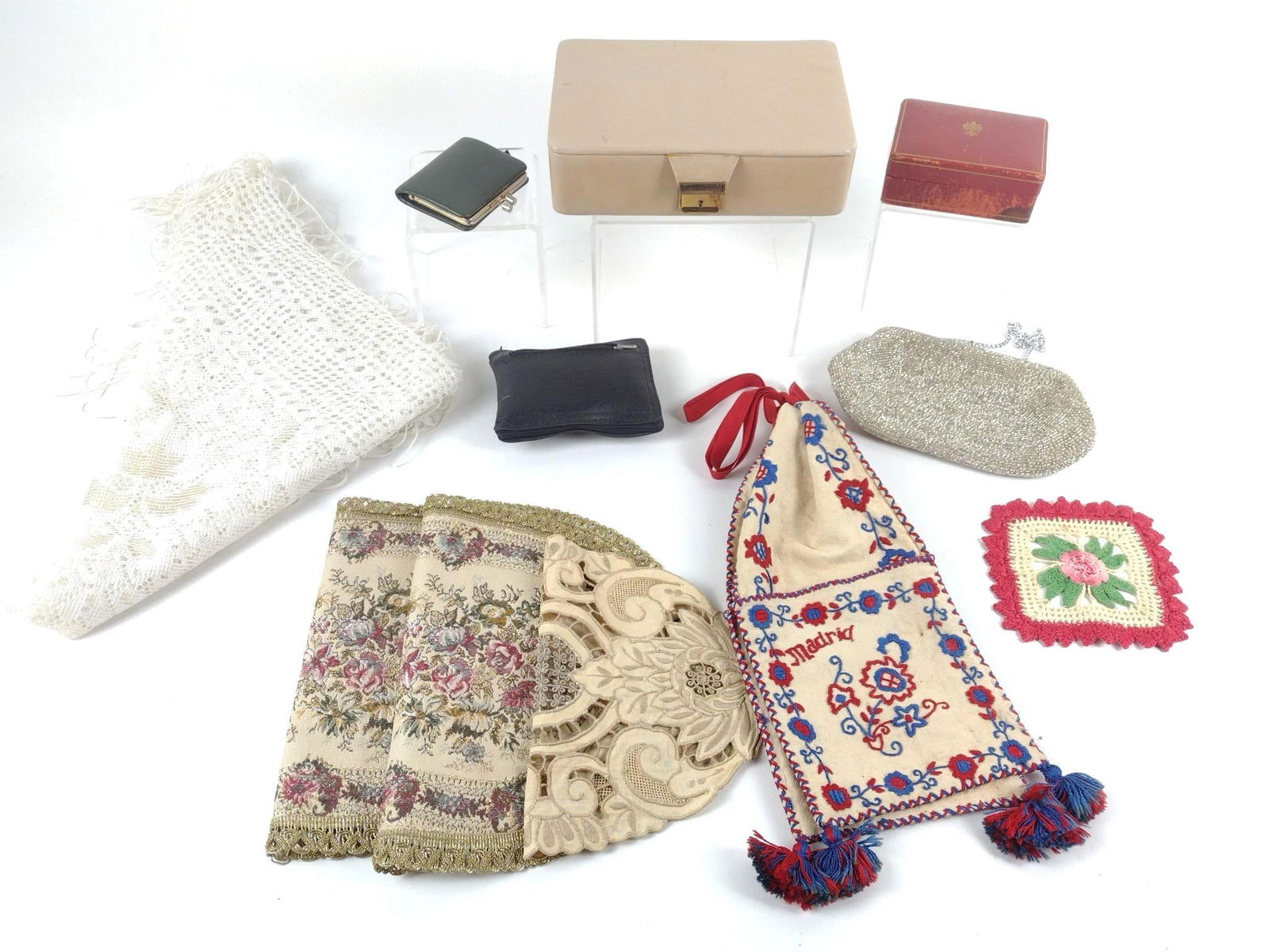 11 Pcs Incl Textiles & Dresser Box (1 of 7)