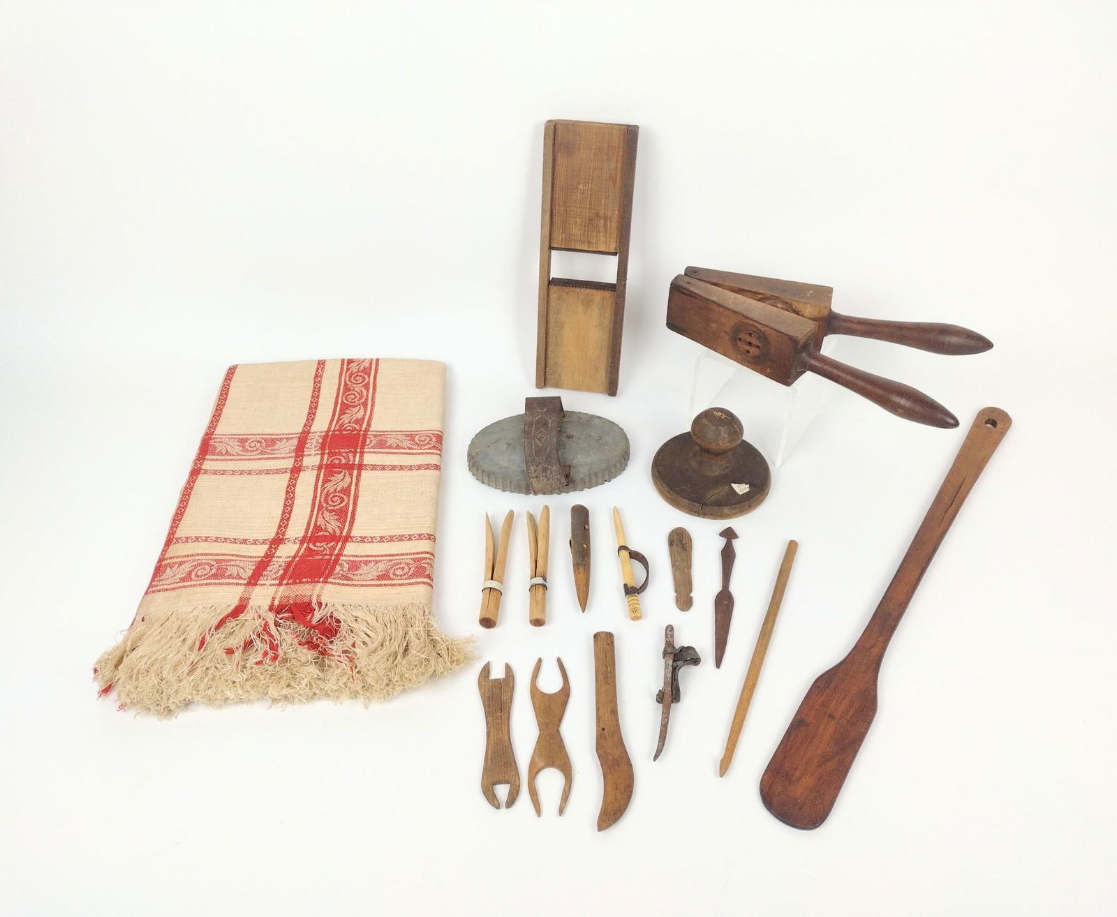 17 Pcs Kitchenalia Incl Table Cover (1 of 4)