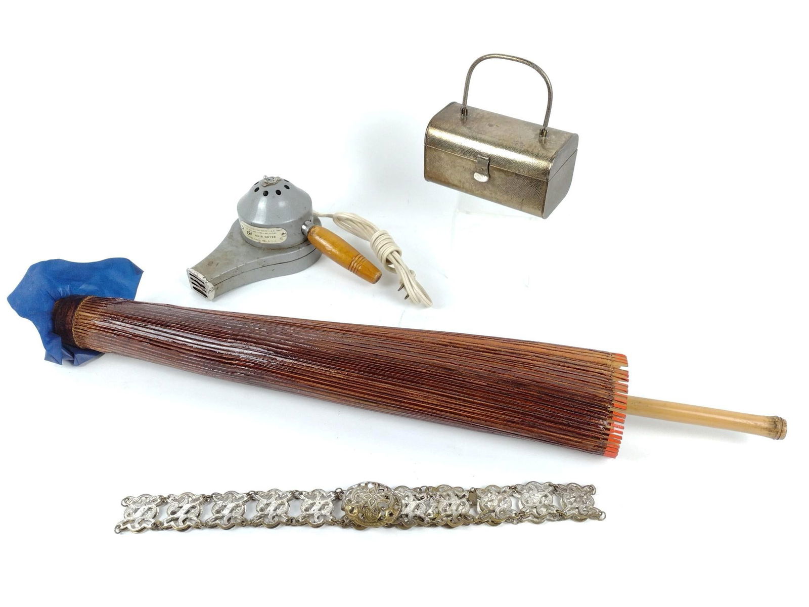 4 Pcs Vintage Fashion Incl Metal Belt & Chic Hair Dryer (1 of 8)