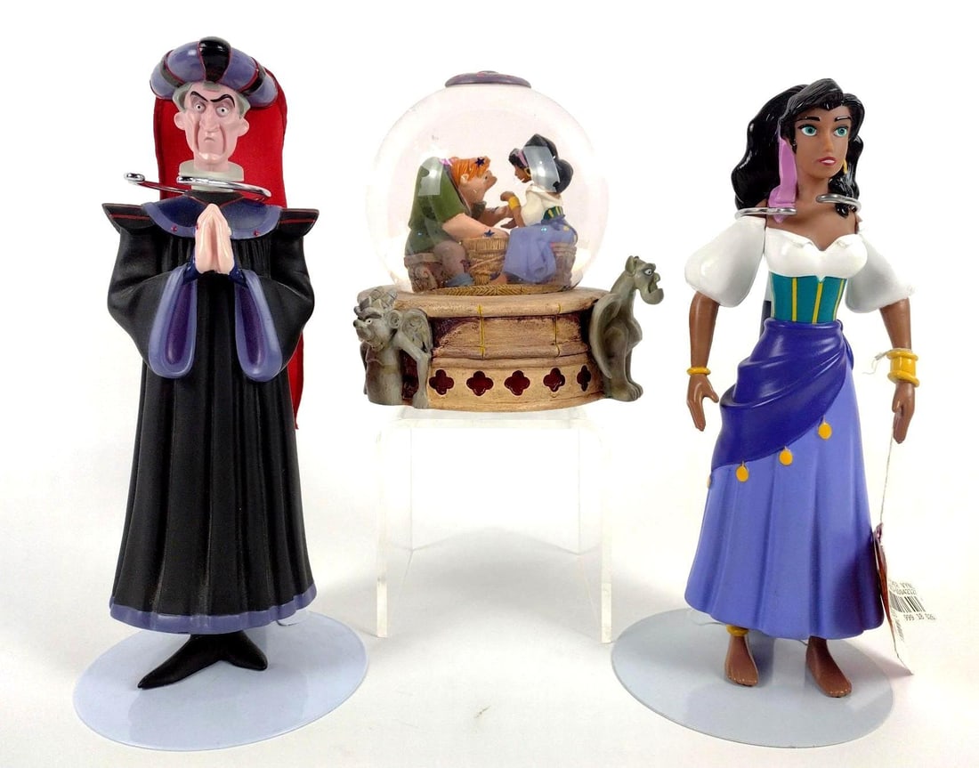 3 Pcs Hunchback of Notre Dame incl Snow Globe (1 of 6)