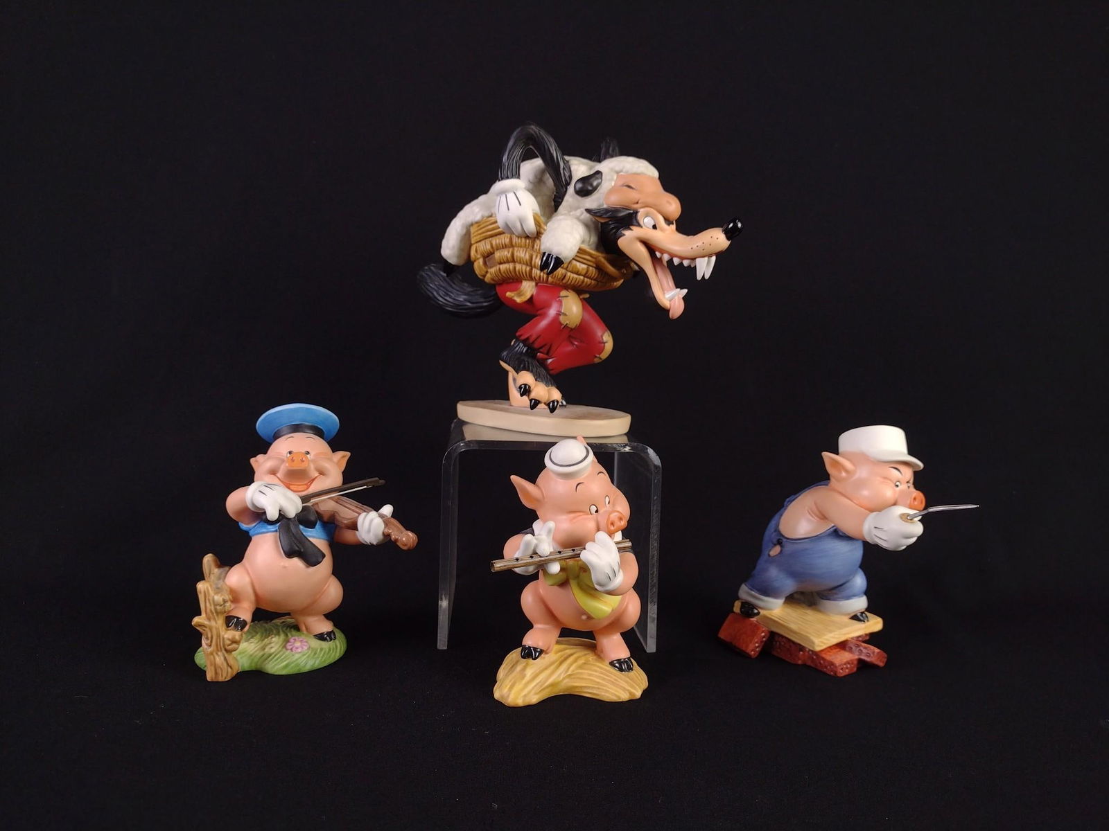 4 Three Little Pig Figurines (1 of 10)