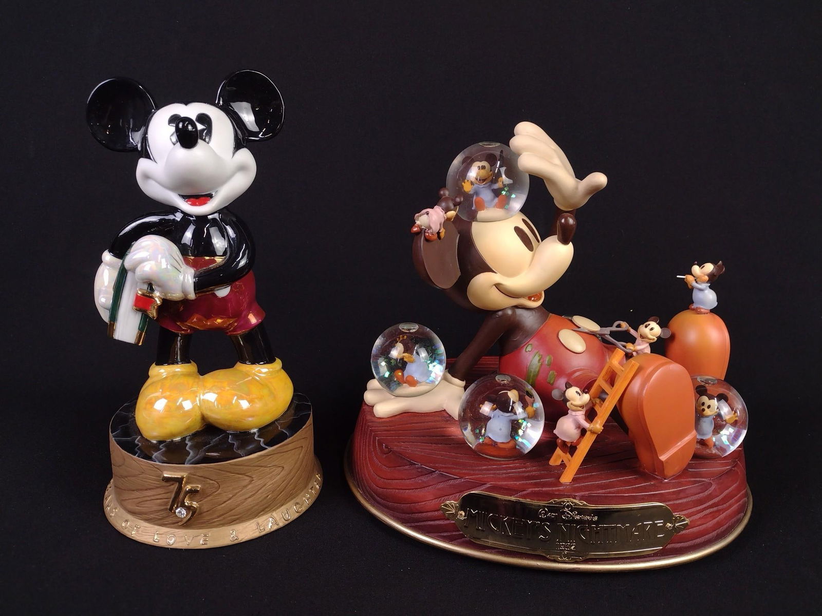 2 Mickey Mouse Figurines incl Snow Globe (1 of 7)