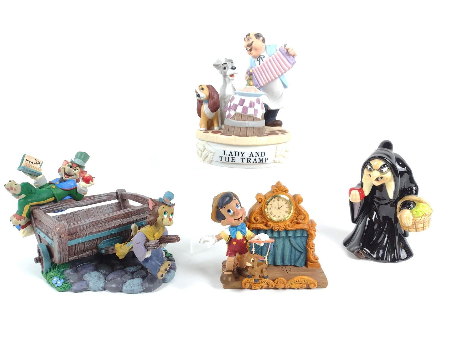 4 Disney Figurines incl Pinocchio Clock (1 of 13)