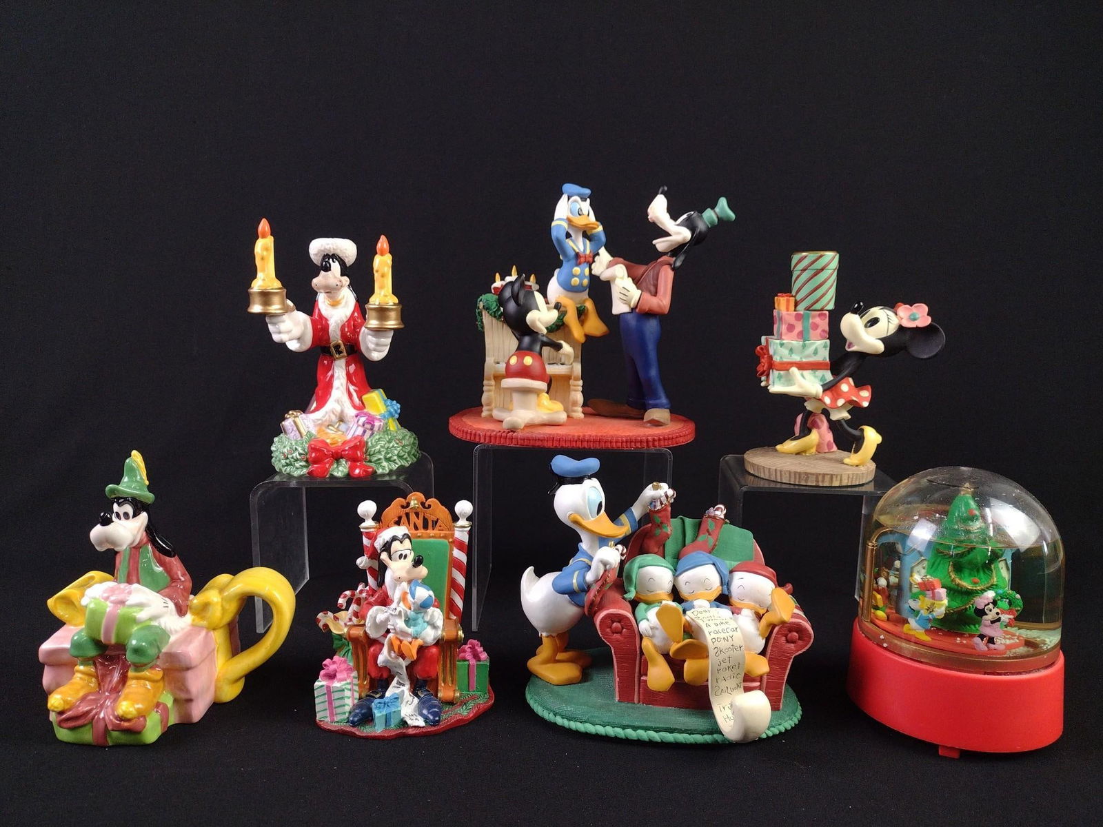 7 Mickey Mouse and Friends Christmas Figurines incl Candle Holders (1 of 15)