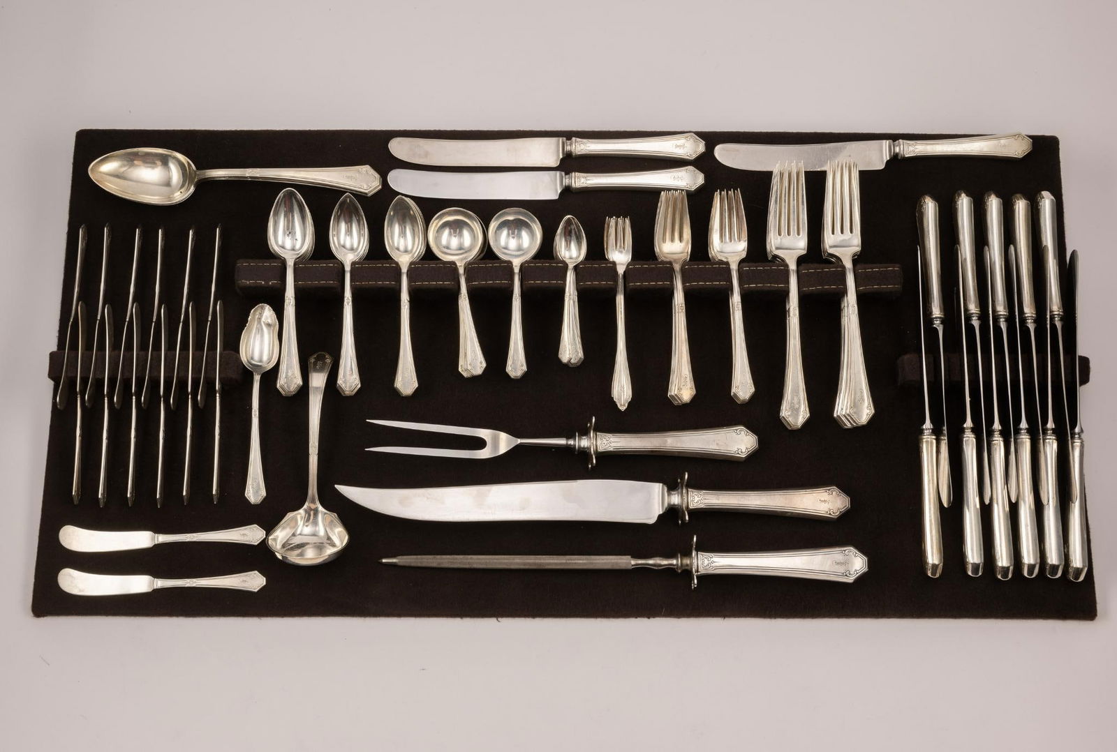 137 Pcs Towle ''Lady Mary' Sterling Silver Flatware (1 of 6)