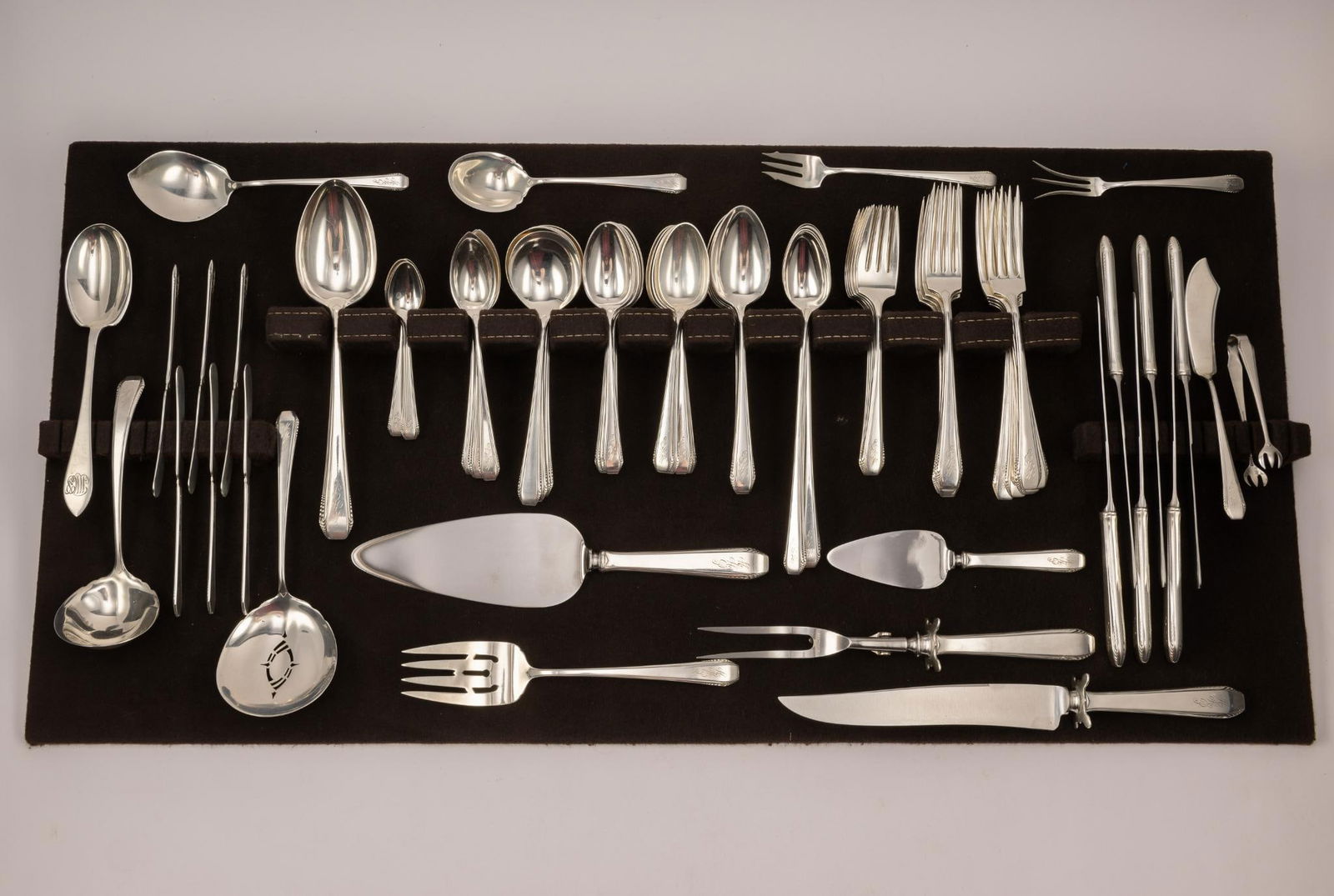 91 pcs Towle 'Cascade' Sterling Silver Flatware (1 of 6)