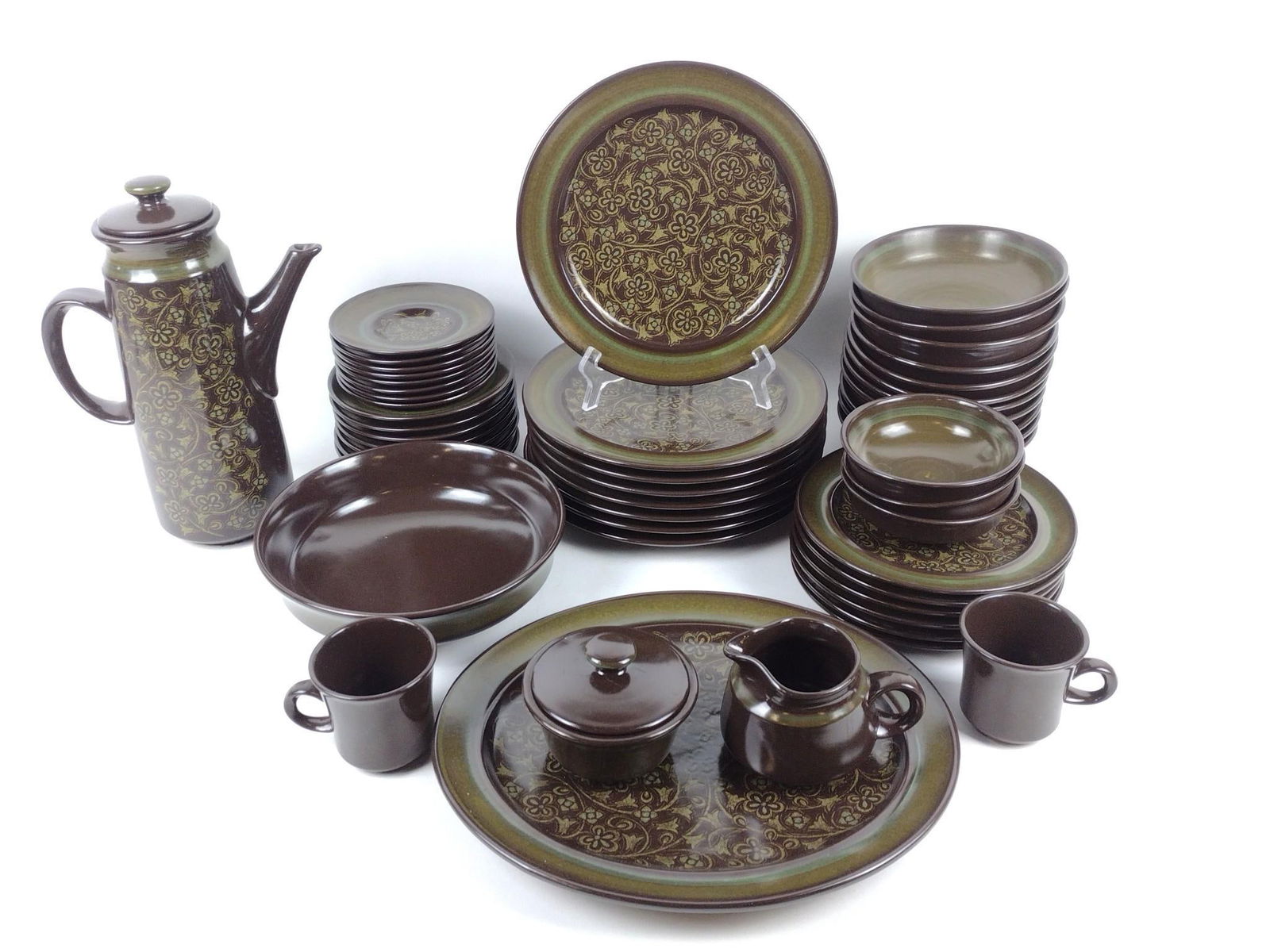 51 Pc Franciscan "Madeira" Dinnerware (1 of 5)