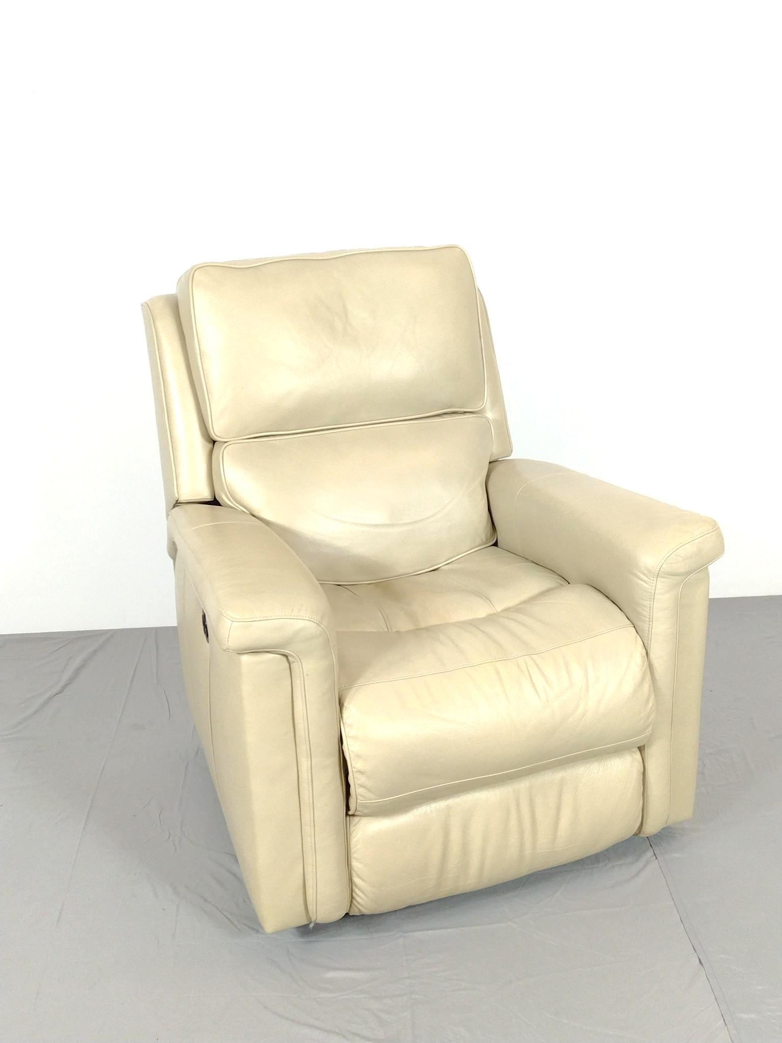 Flexsteel Motorized Leather Recliner: NOT ELIGIBLE FOR IN-HOUSE SHIPPING. 34" wide X 36" deep X 40-1/2" high.