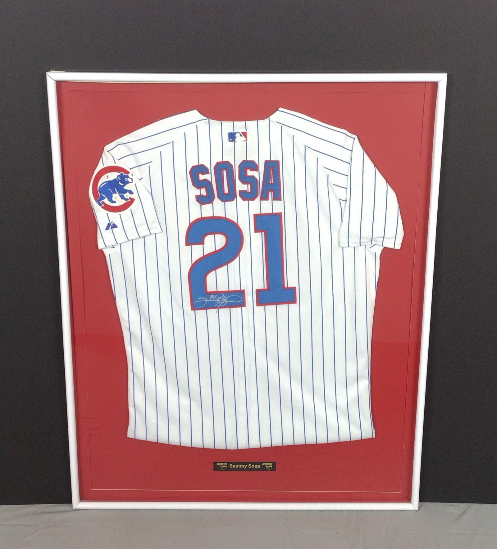 Sammy Sosa Autographed Jersey (1 of 4)