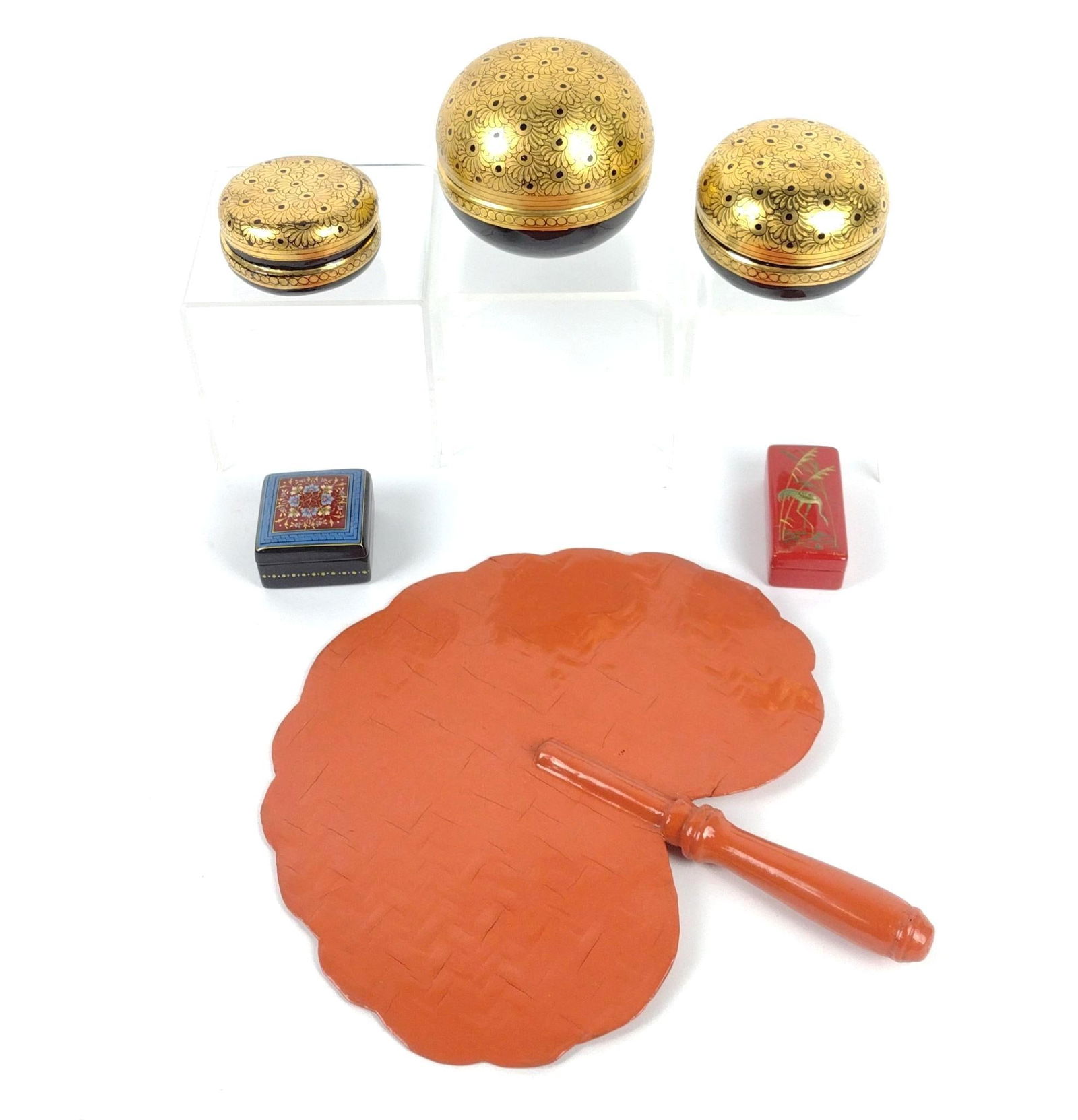 6 Pcs Chinese Articles incl Tinket Boxes (1 of 8)