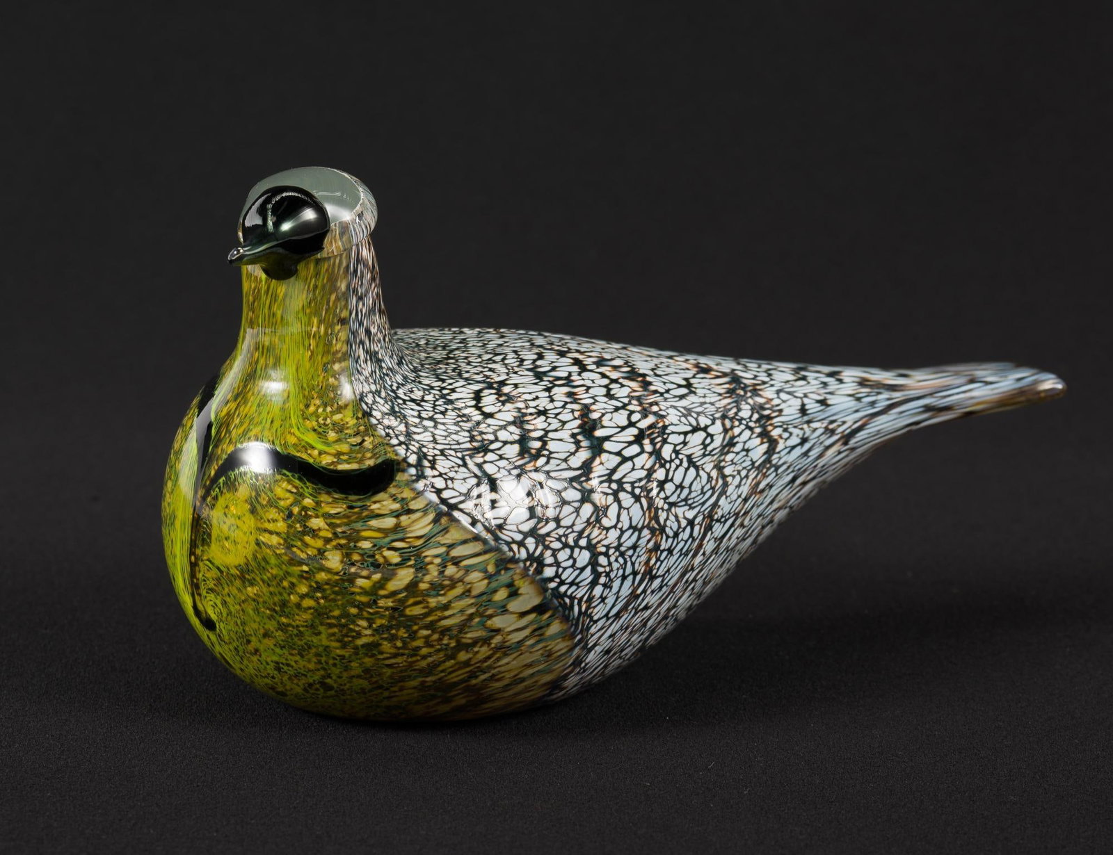 Oiva Toikka Glass Bird Western Meadowlark: DESCRIPTION: Oiva Toikka Western Meadowlark produced in 2006. Comes with original box. Produced in a quantity of 1000 for FinnFest 2006. Includes original box. Signed O. Toikka Nuutajarvi Finn Fest 20